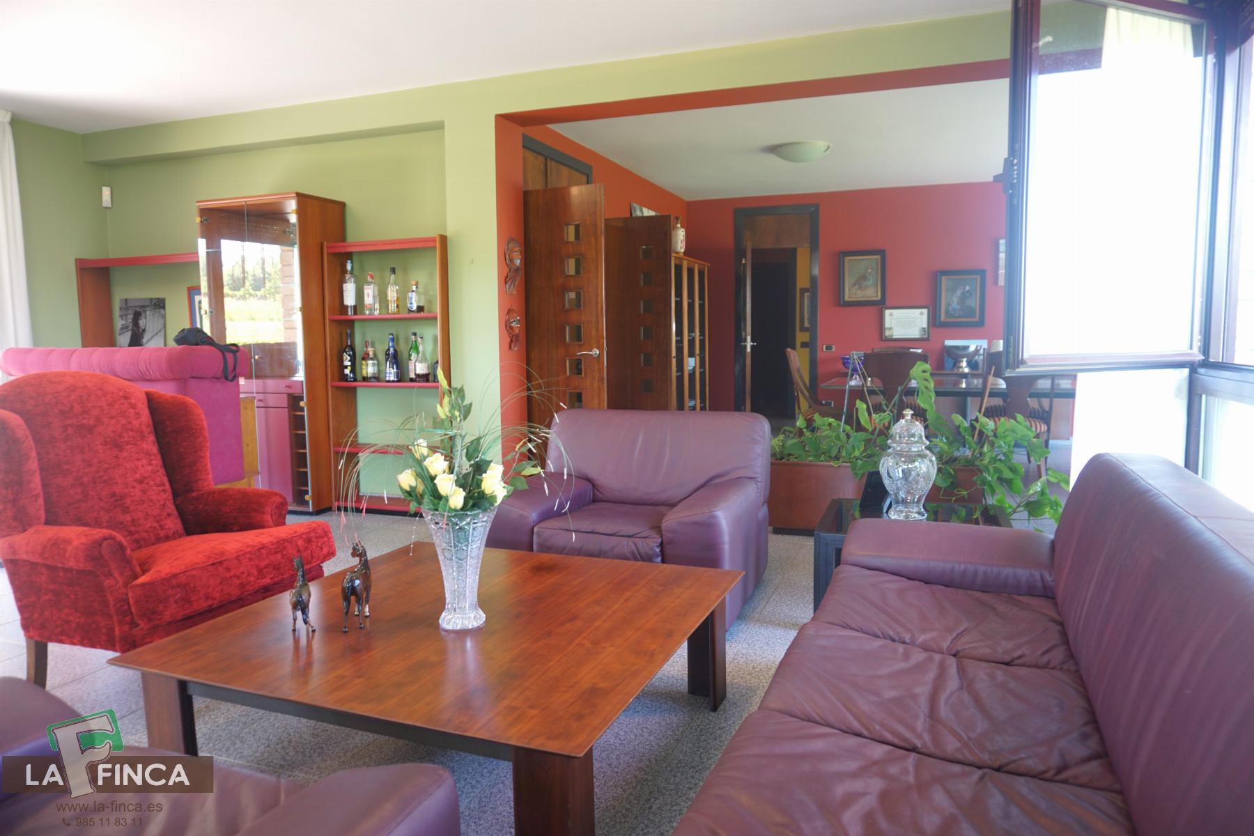For sale of house in Oviedo
