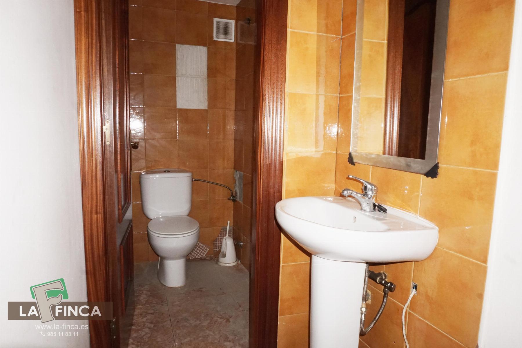 For sale of premises in Oviedo