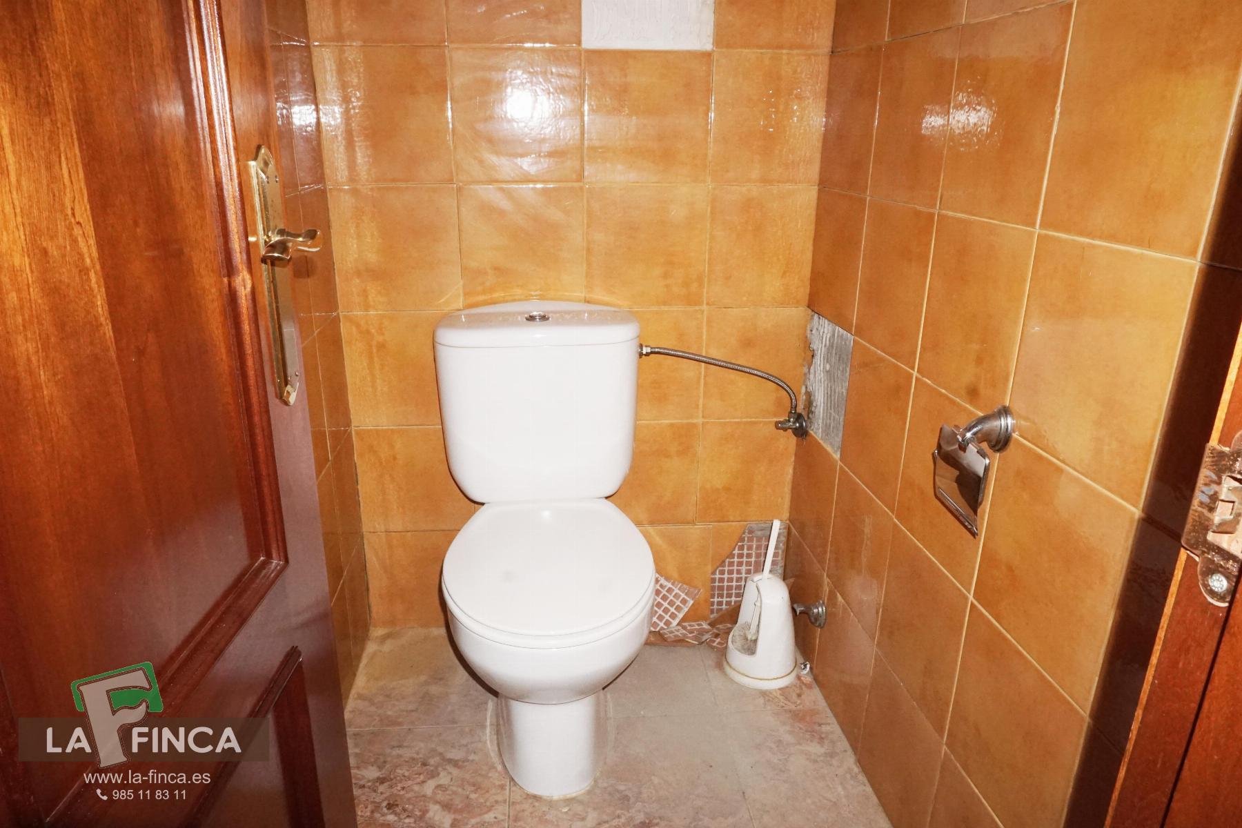 For sale of premises in Oviedo