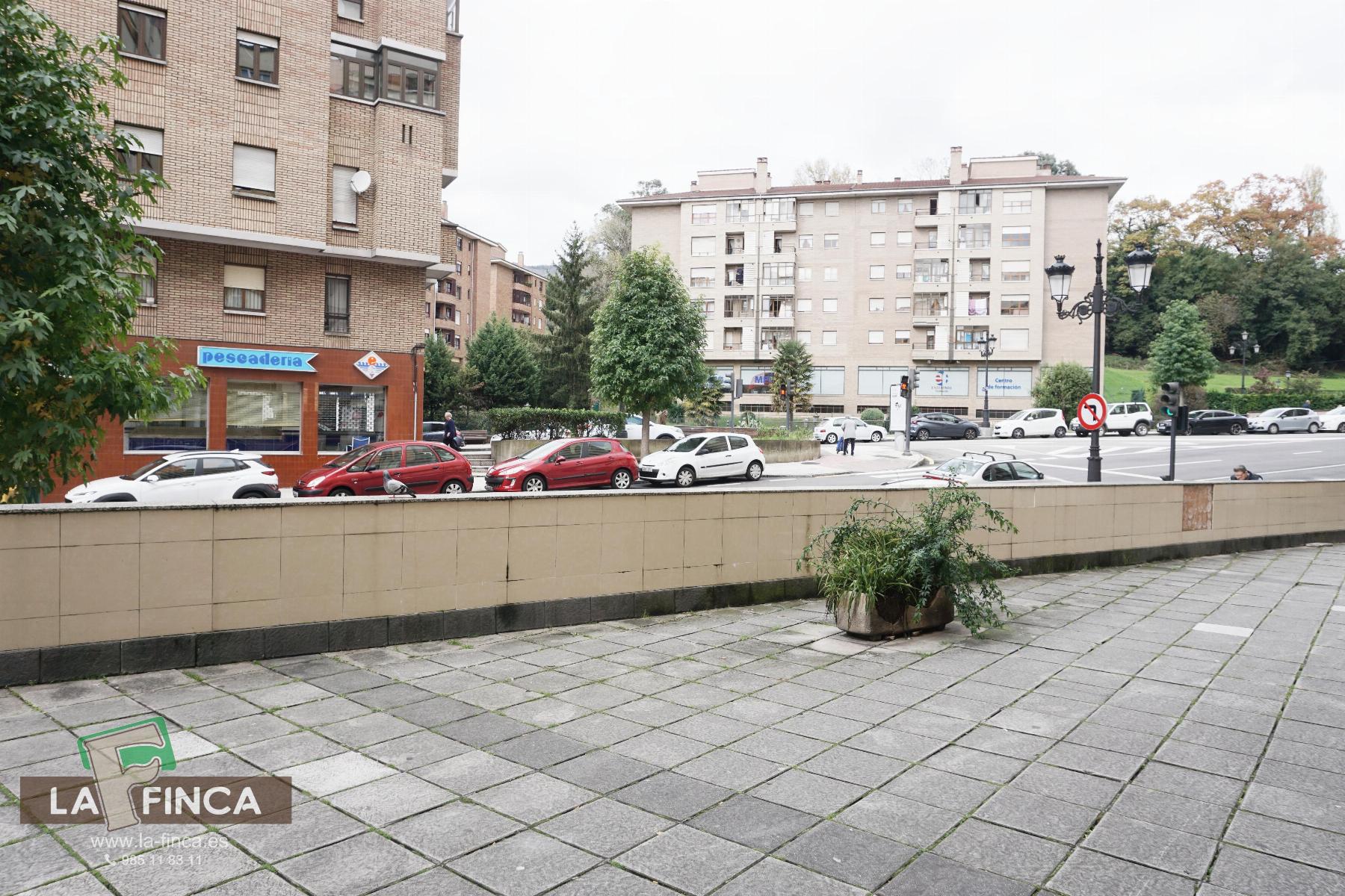 For sale of premises in Oviedo