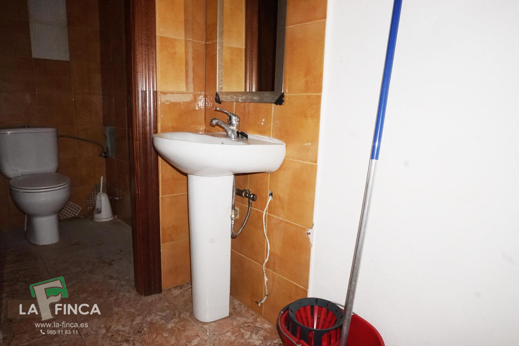 For sale of premises in Oviedo