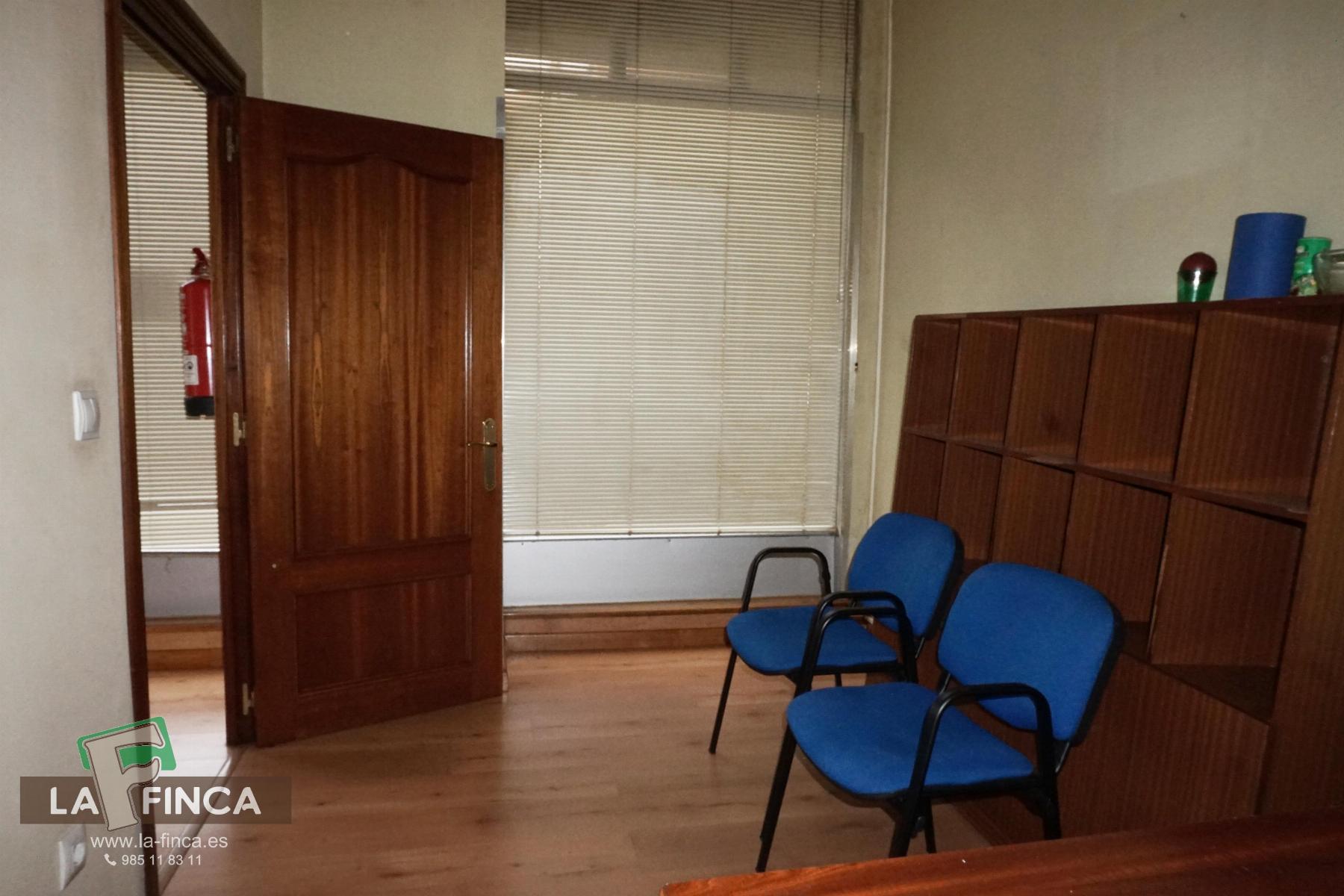 For sale of premises in Oviedo