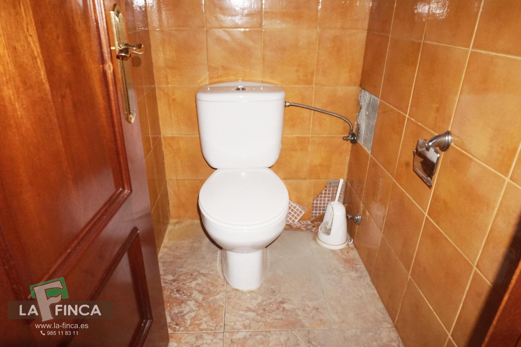 For sale of premises in Oviedo