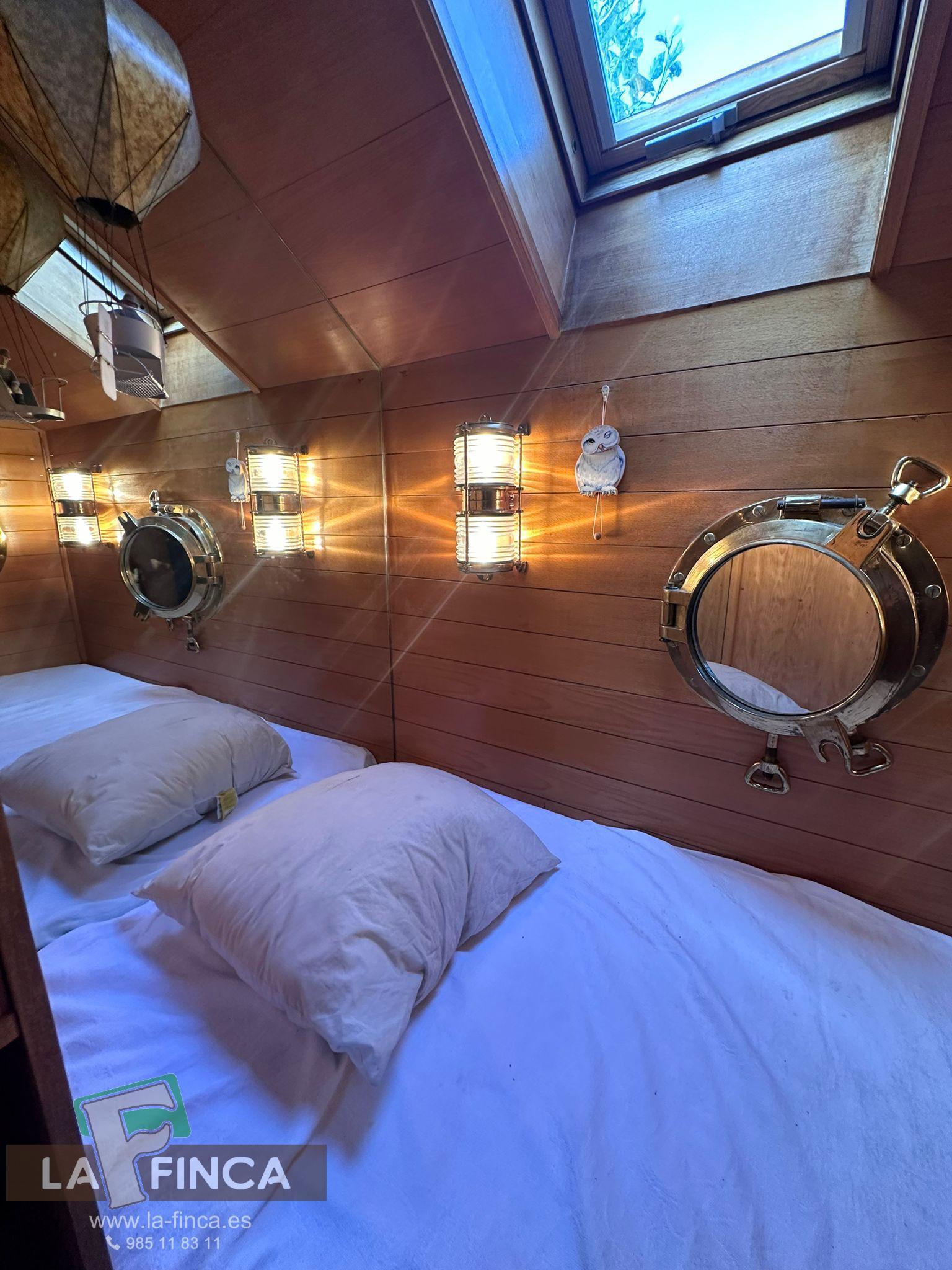 For sale of duplex in Oviedo