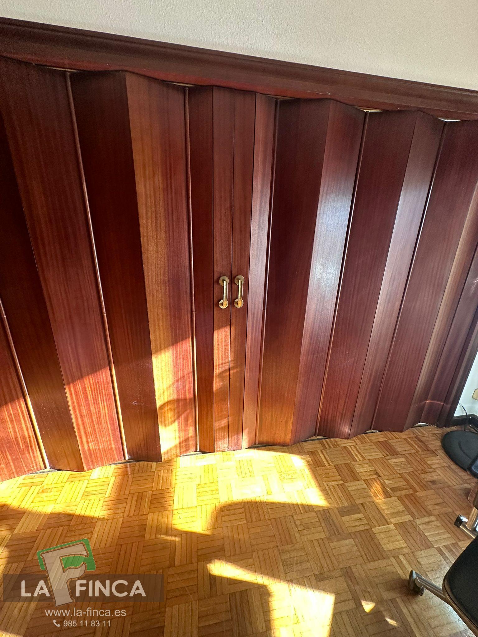 For sale of duplex in Oviedo