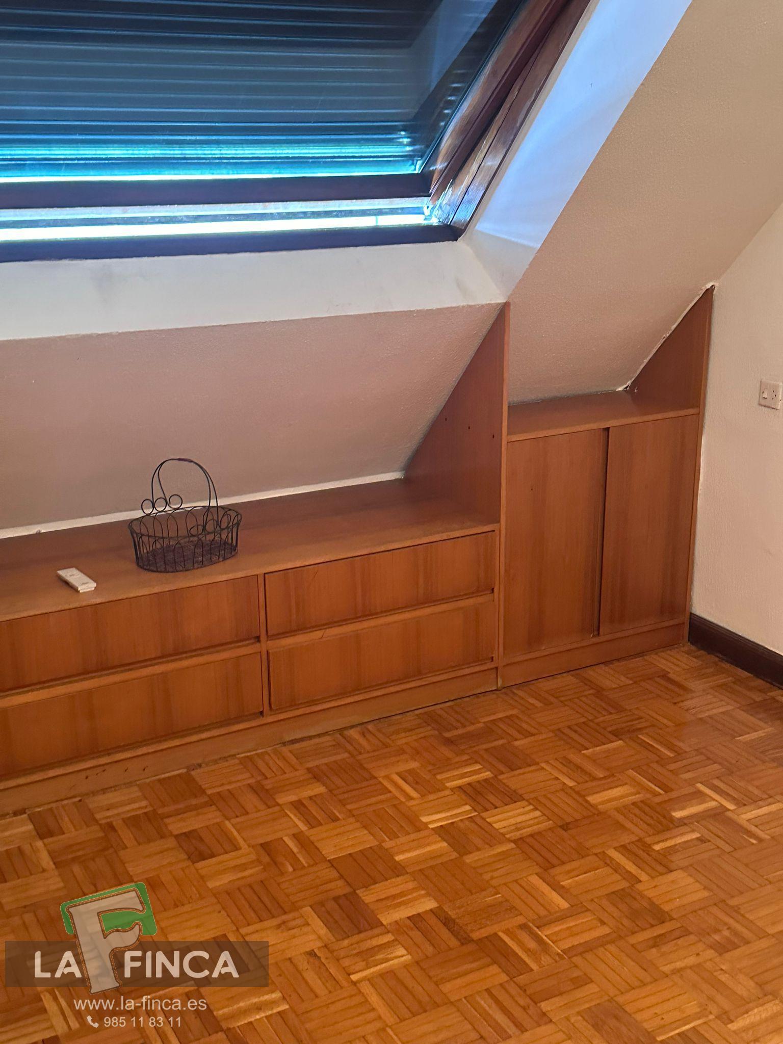 For sale of duplex in Oviedo