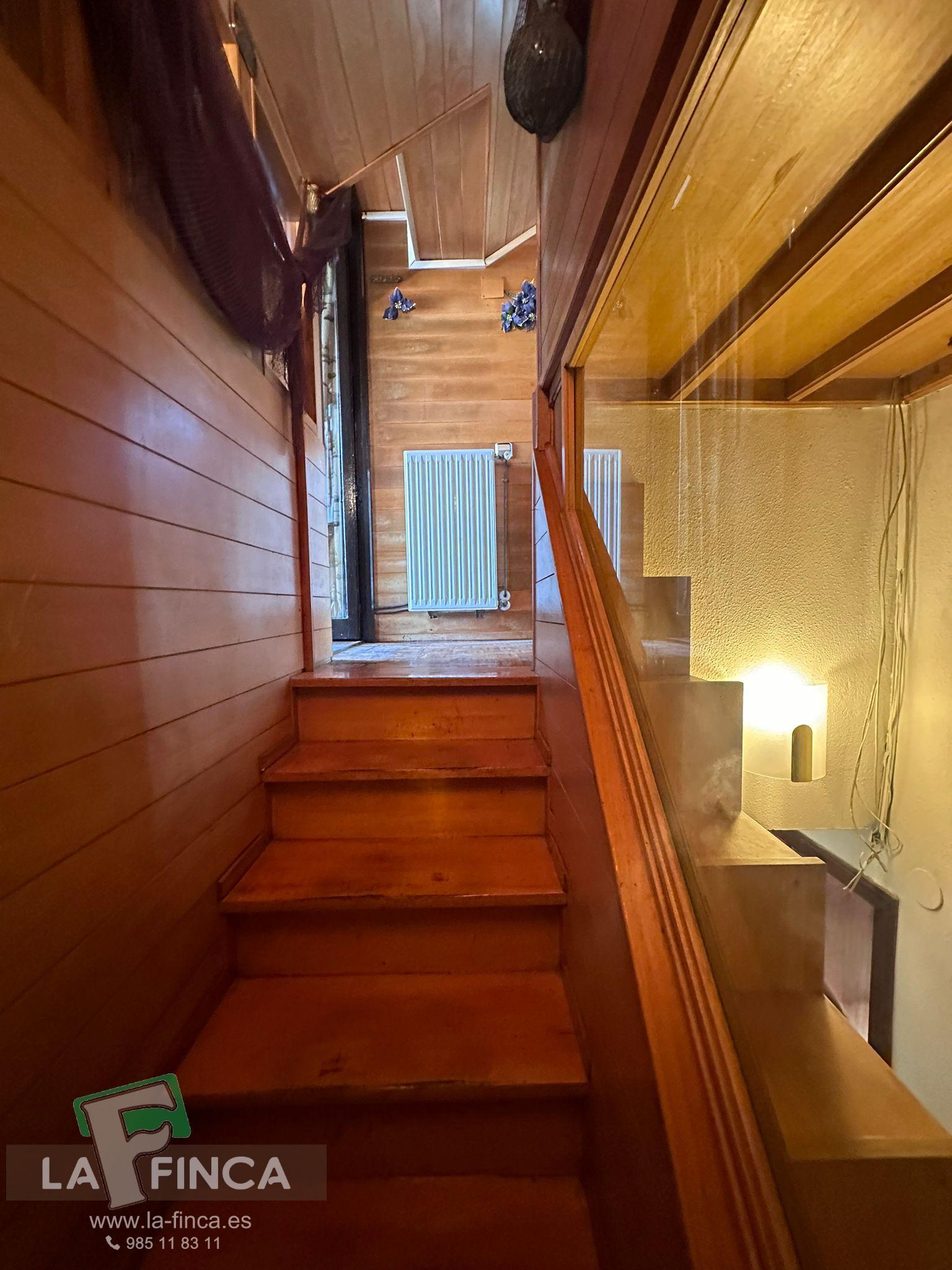 For sale of duplex in Oviedo