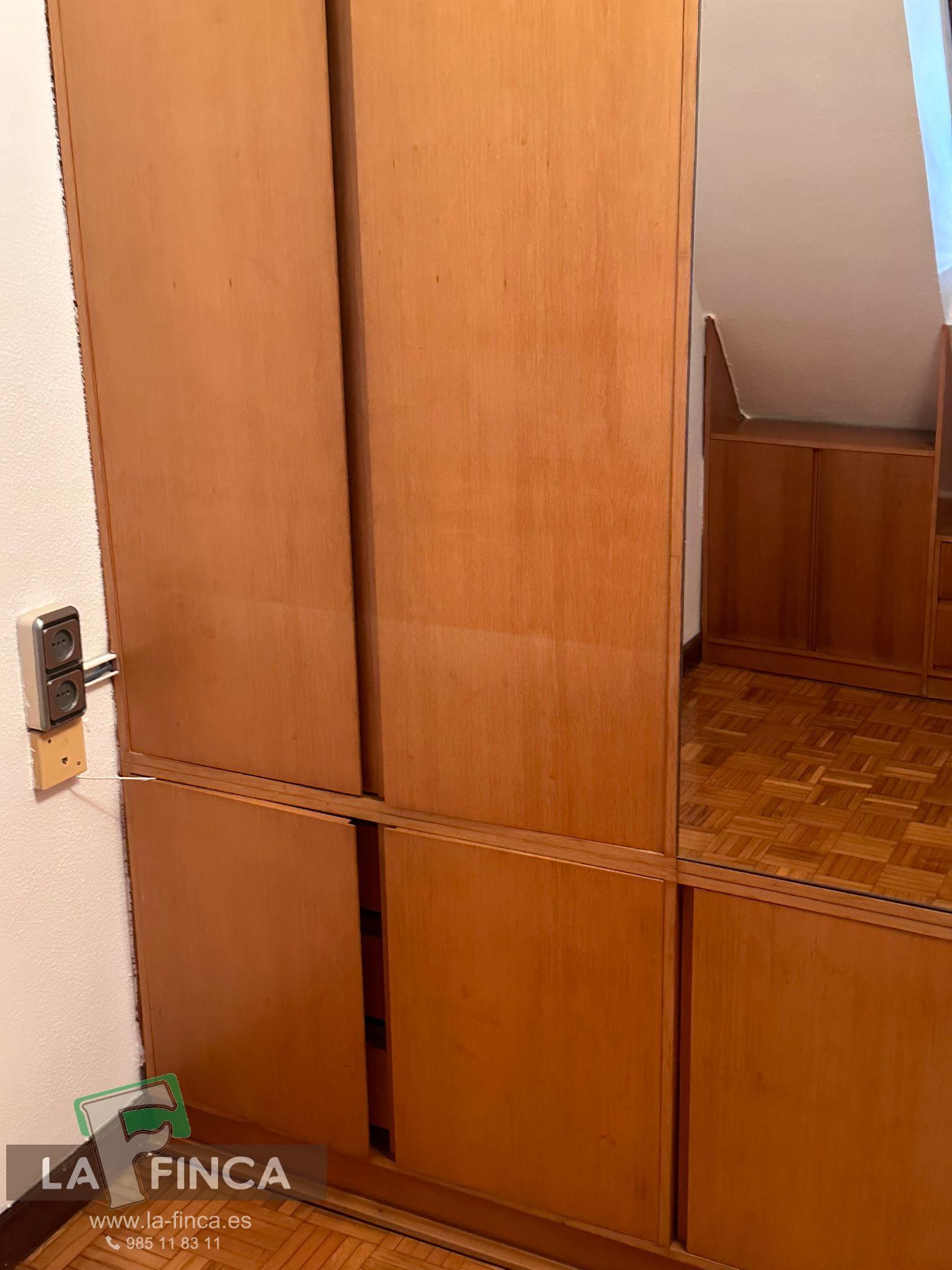 For sale of duplex in Oviedo