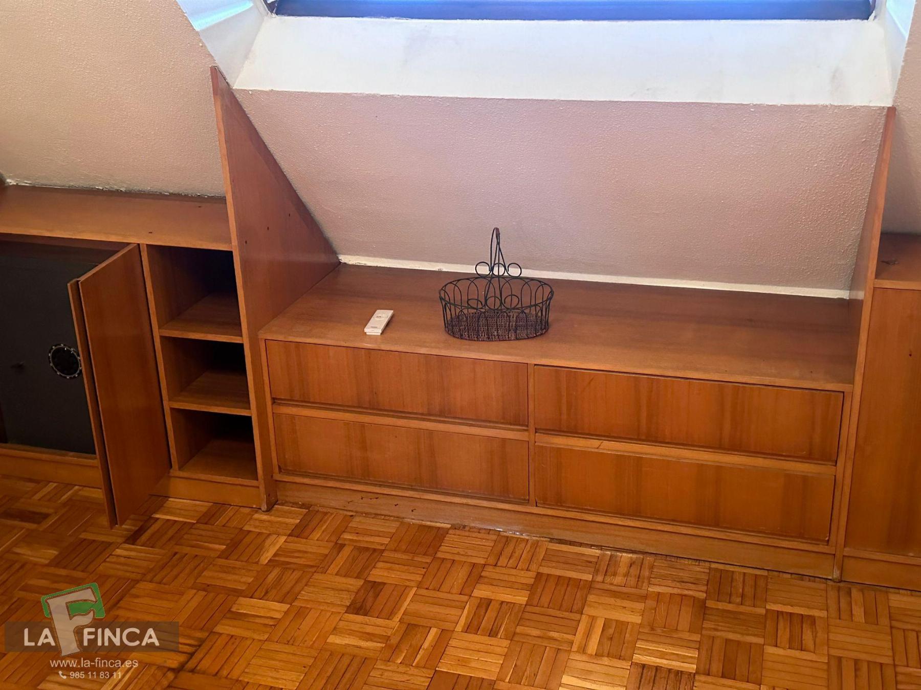 For sale of duplex in Oviedo