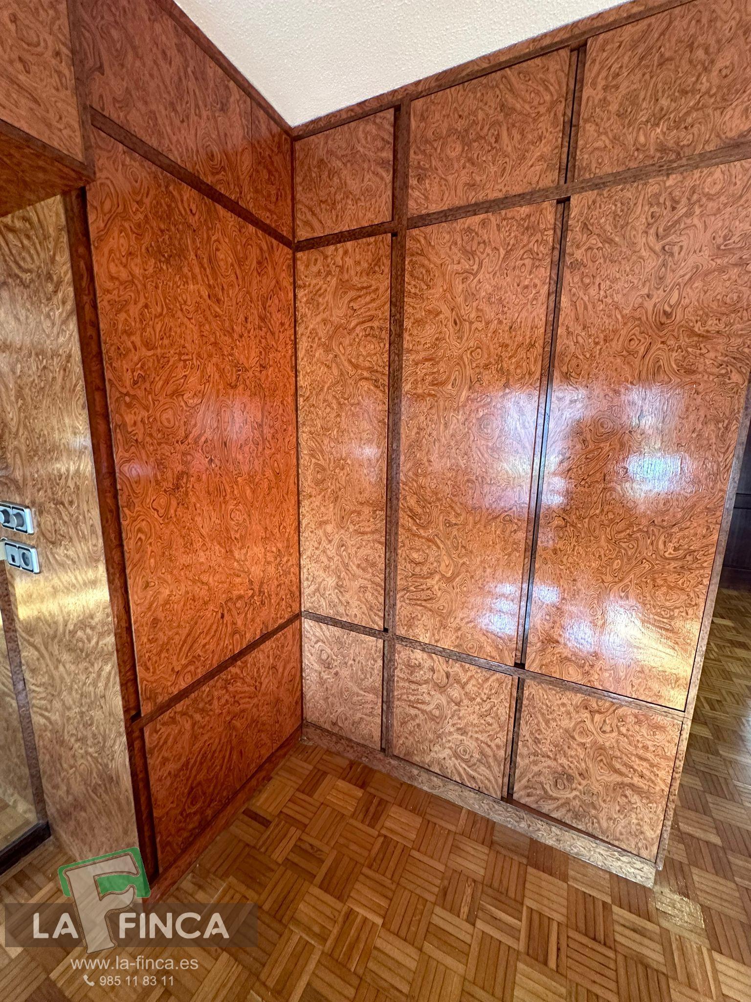 For sale of duplex in Oviedo