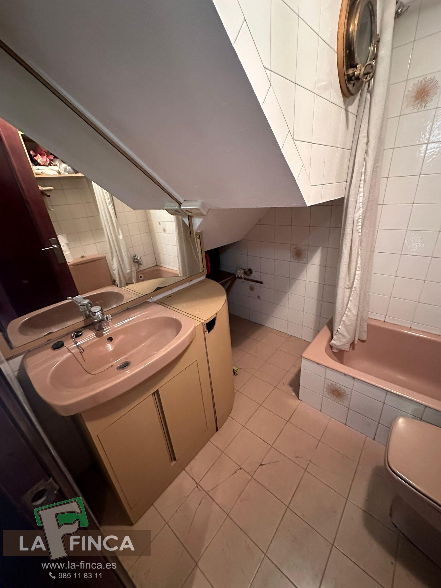 For sale of duplex in Oviedo