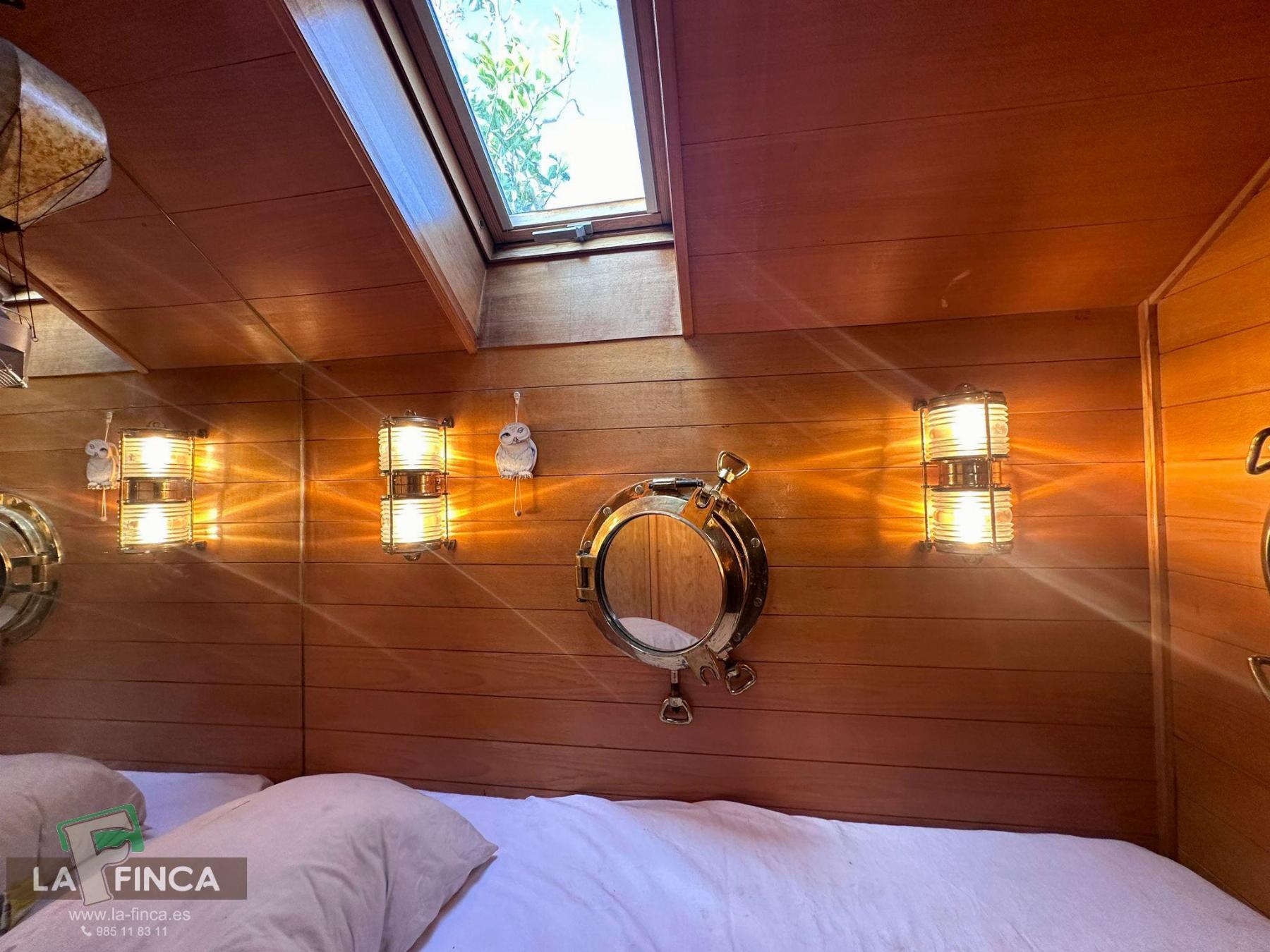 For sale of duplex in Oviedo