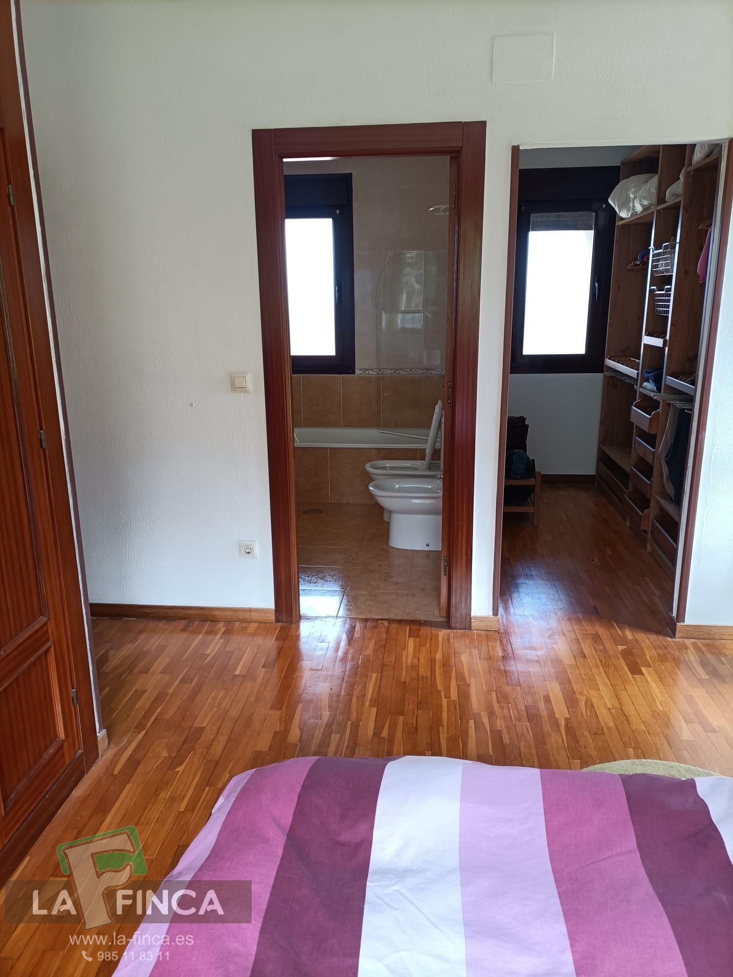 Venta de chalet en Oviedo