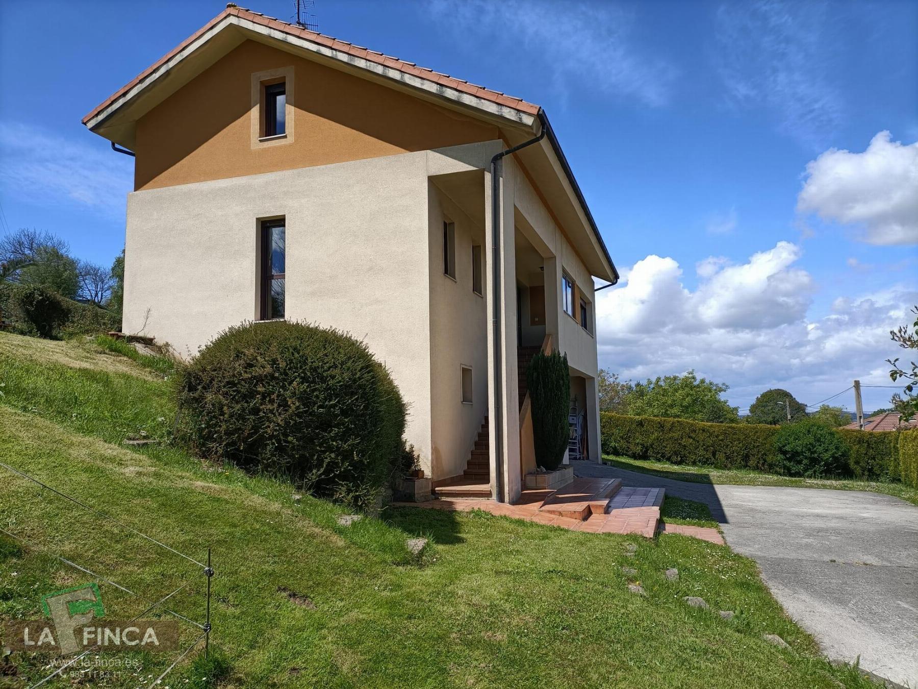 Venta de chalet en Oviedo