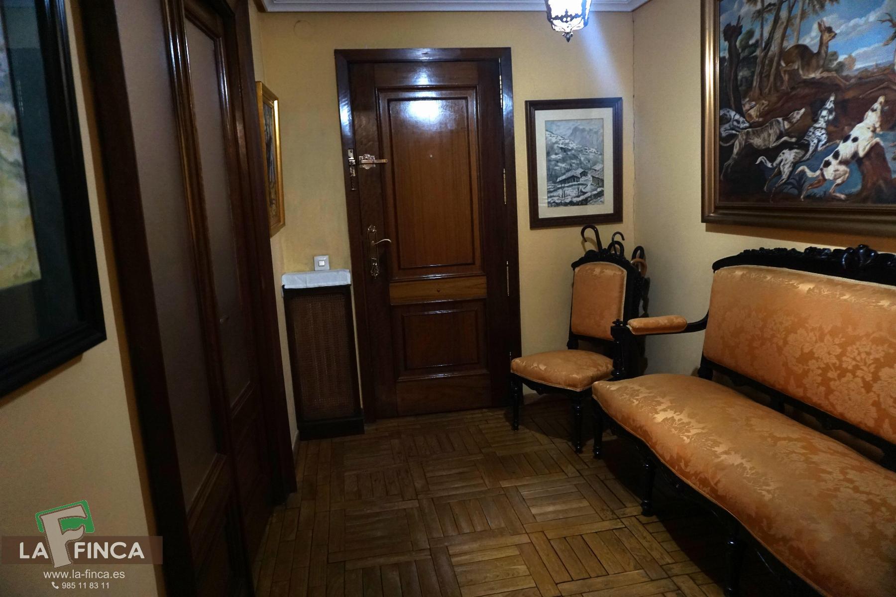 For sale of flat in Oviedo