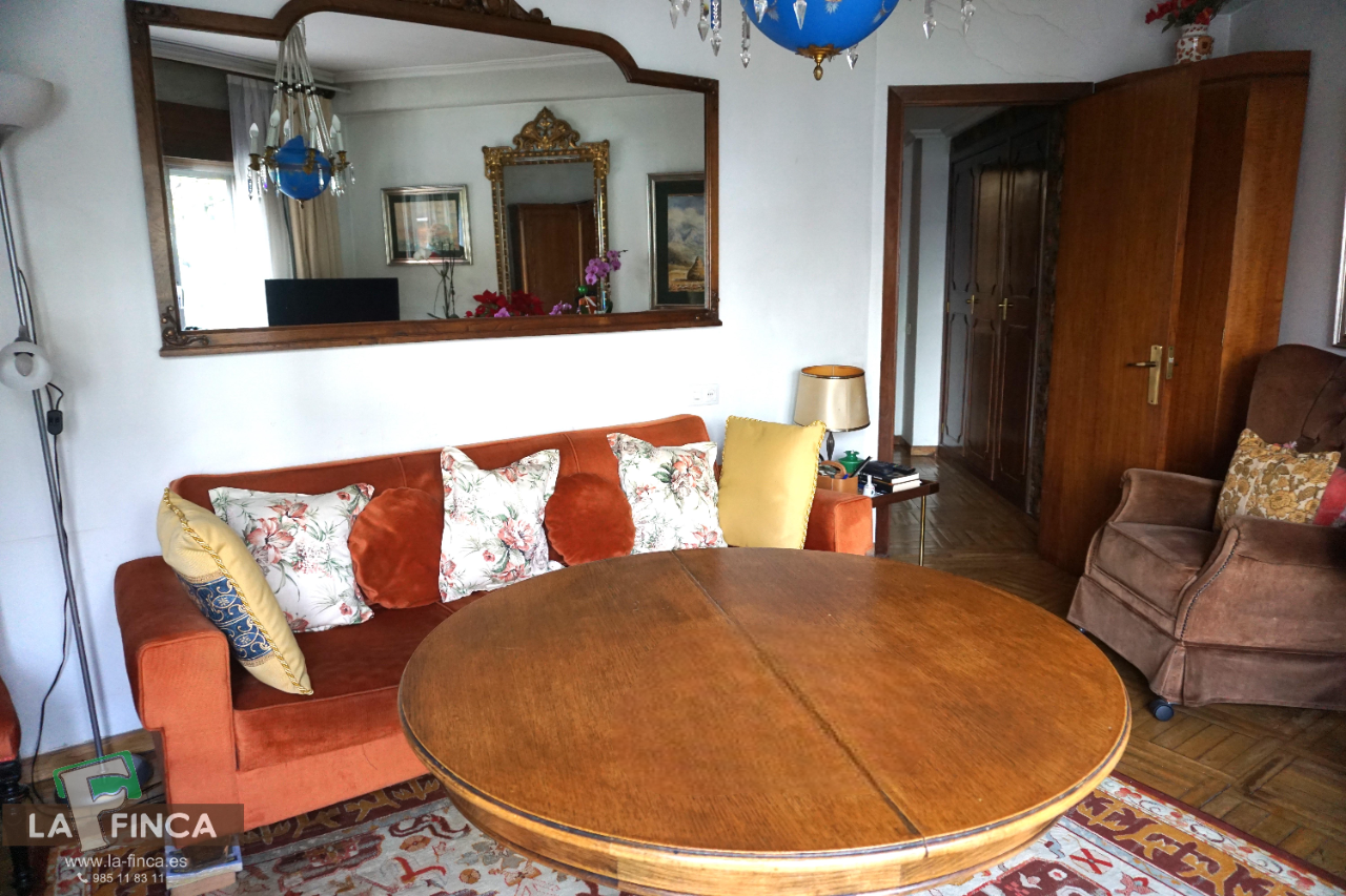 For sale of flat in Oviedo