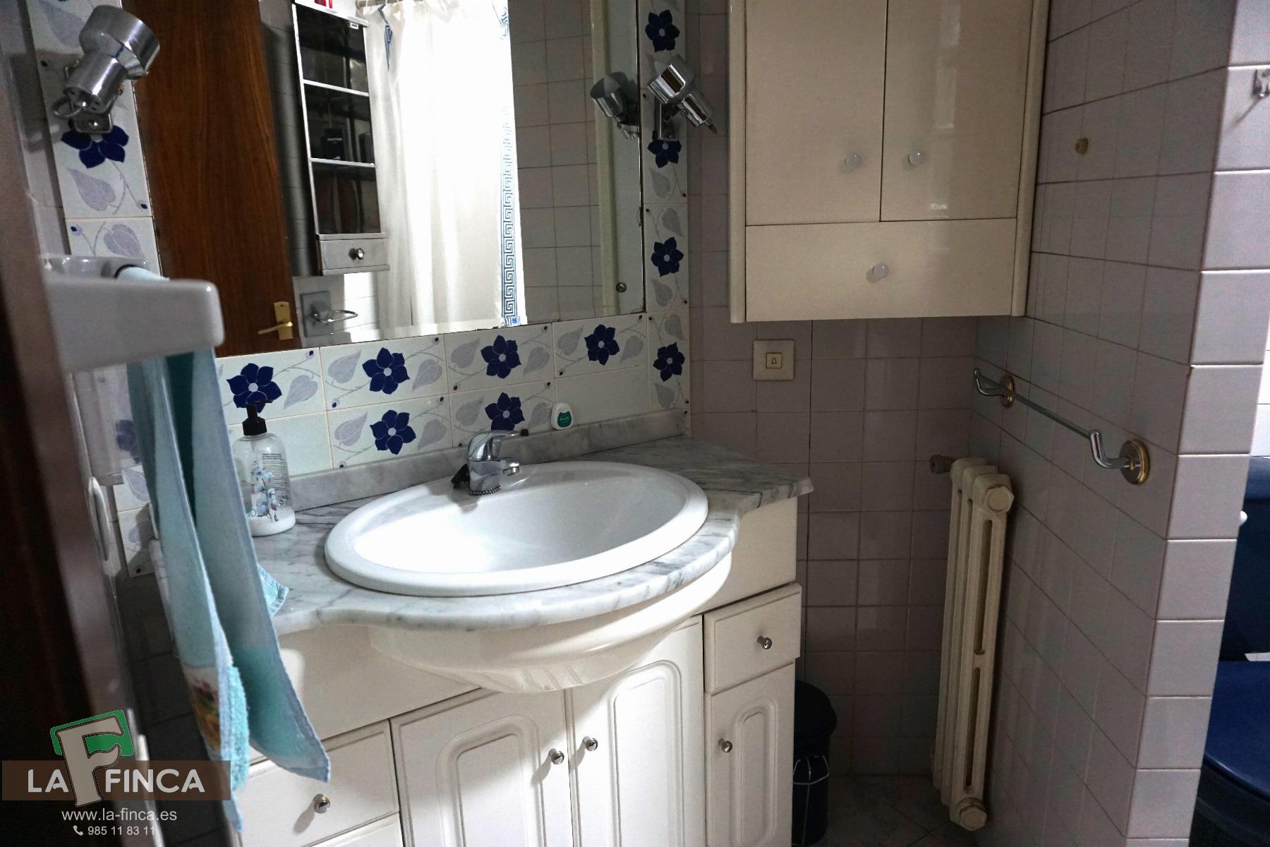 For sale of flat in Oviedo