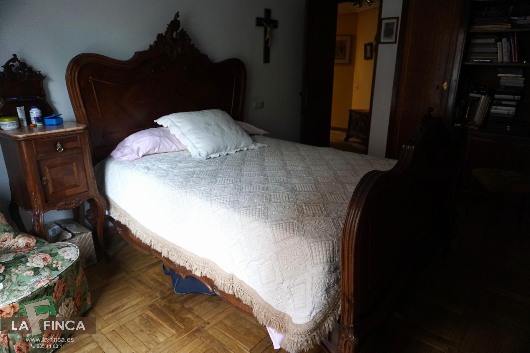 For sale of flat in Oviedo