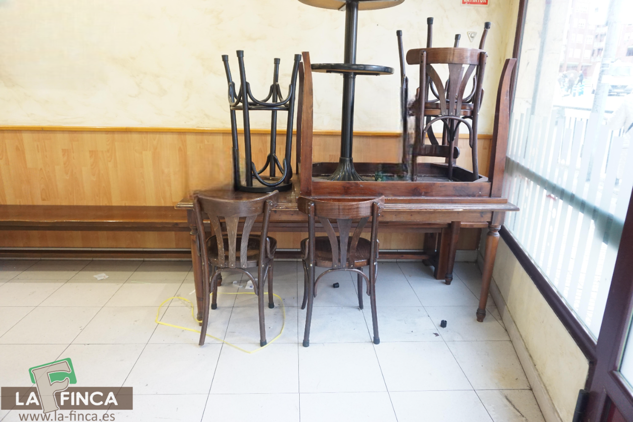 For sale of premises in Oviedo