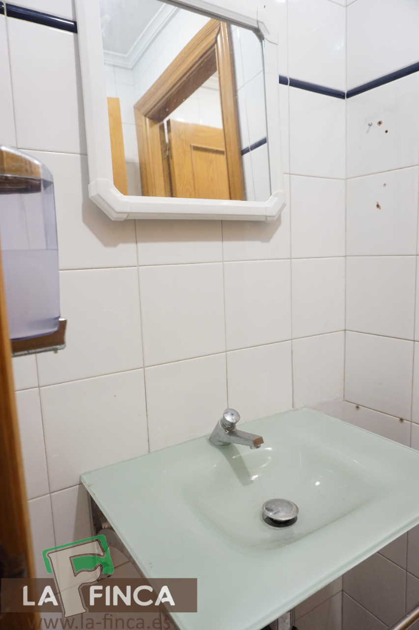 For sale of premises in Oviedo