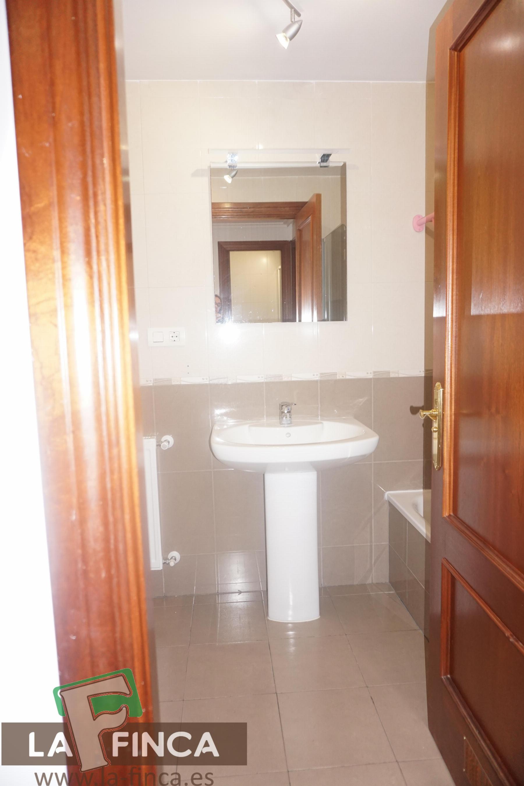 For sale of flat in Gijón