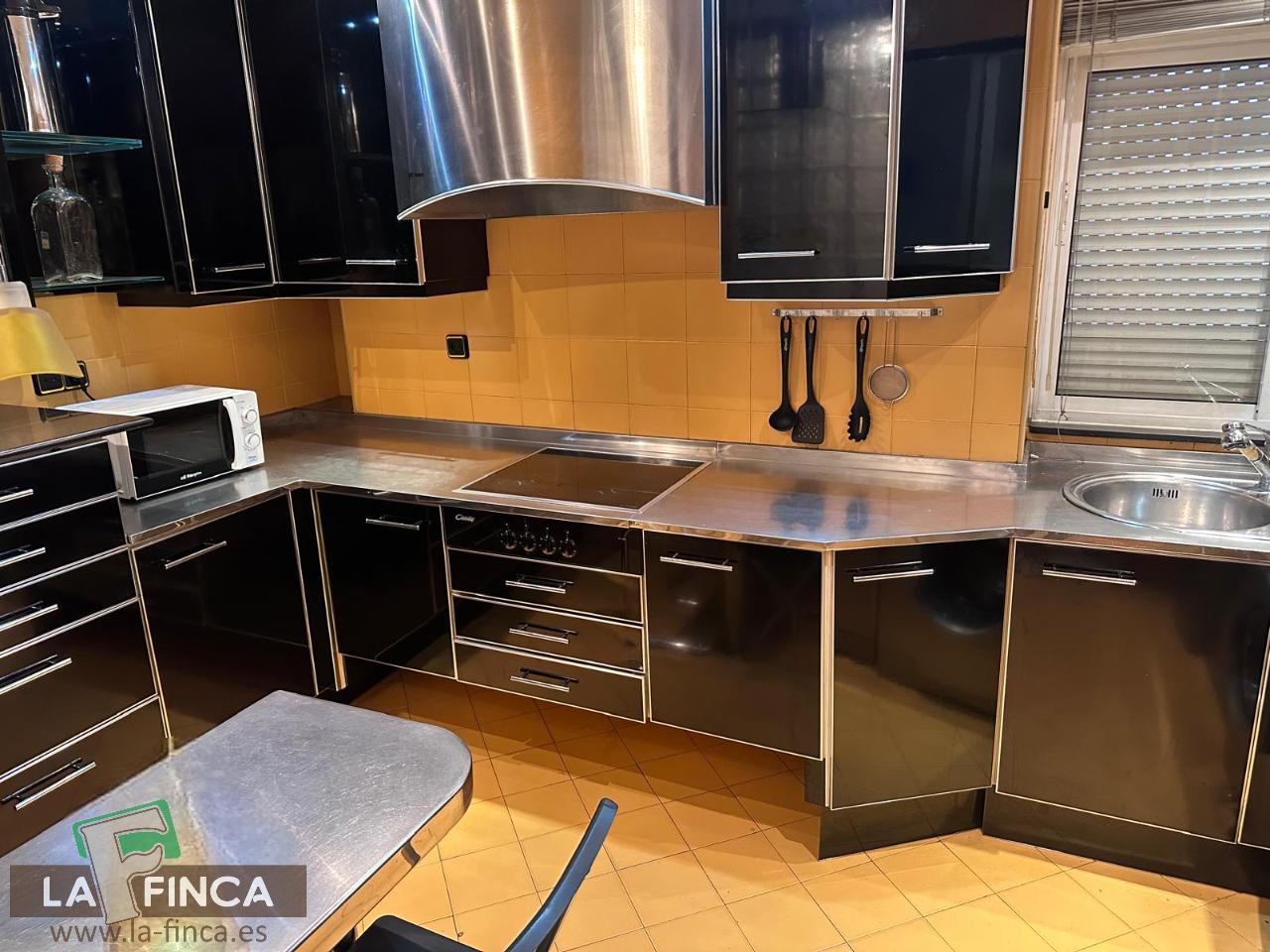 For sale of penthouse in Oviedo