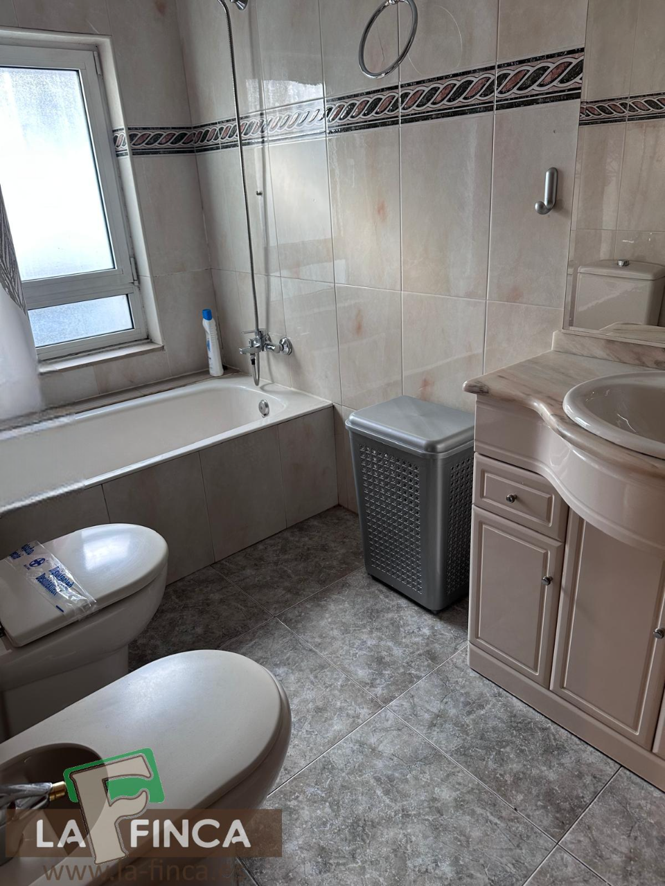 For sale of penthouse in Oviedo