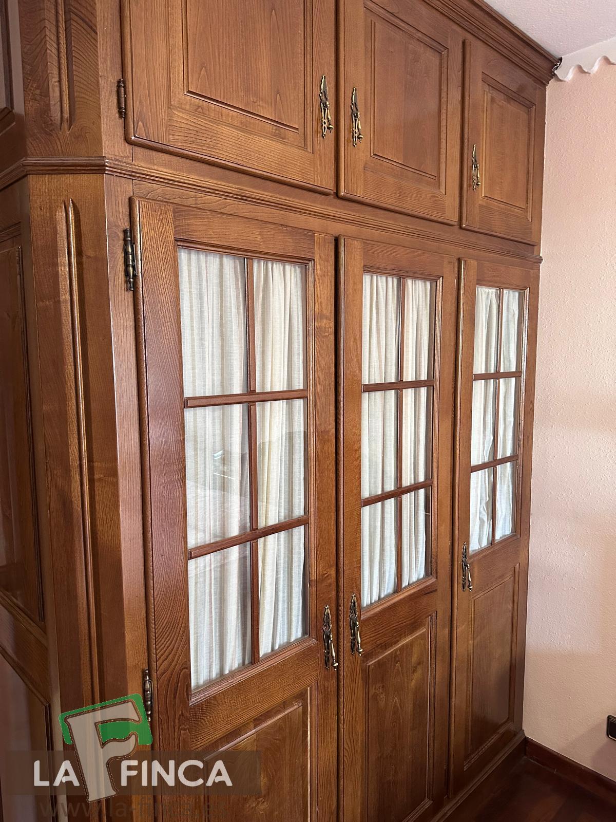 For sale of penthouse in Oviedo