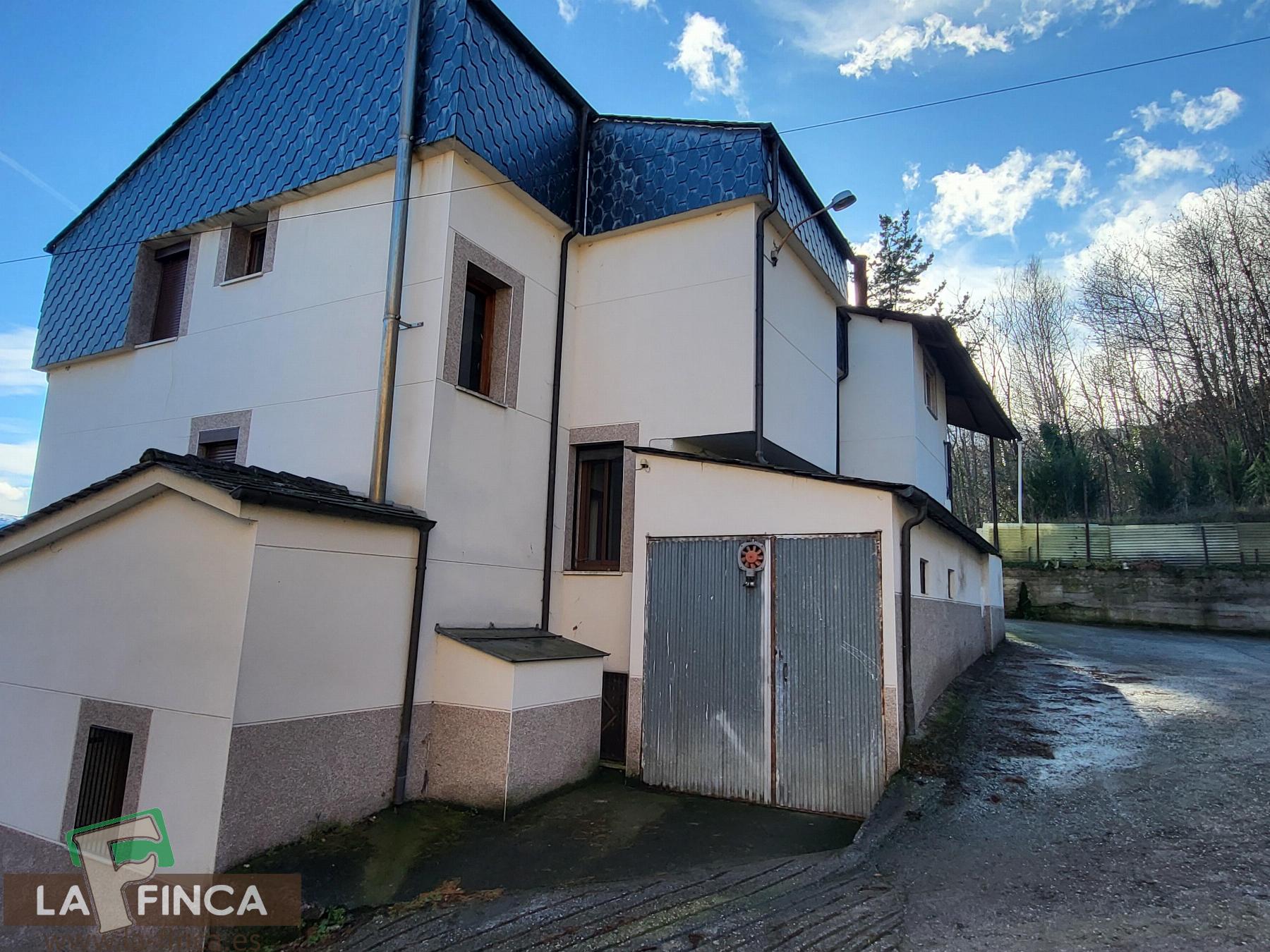 Venta de casa en Cangas del Narcea