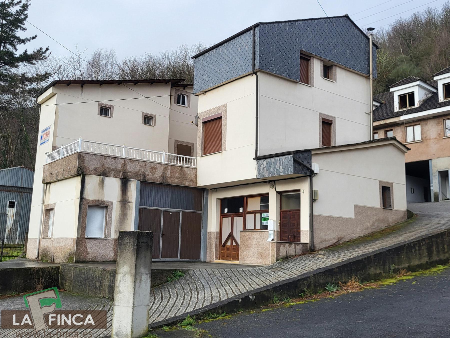 Venta de casa en Cangas del Narcea