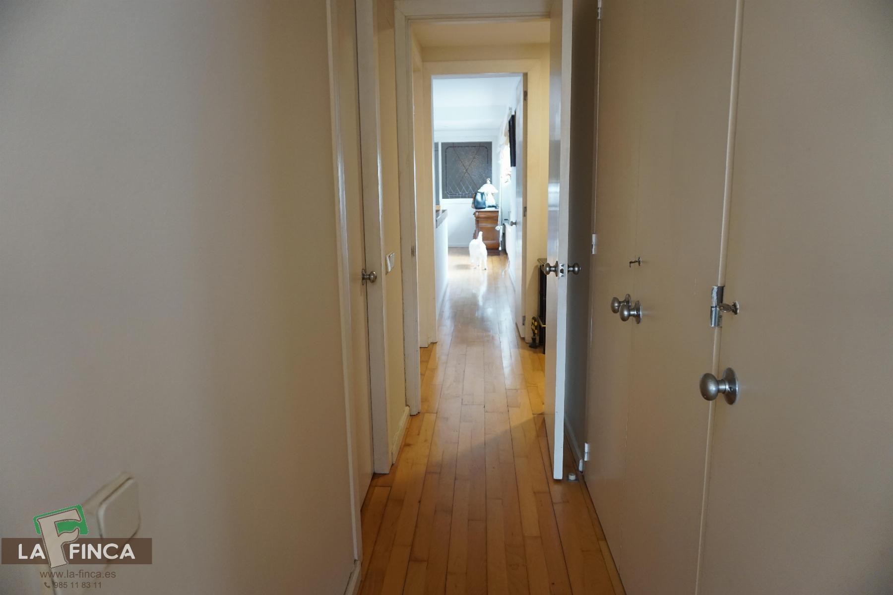 For sale of chalet in Llanera