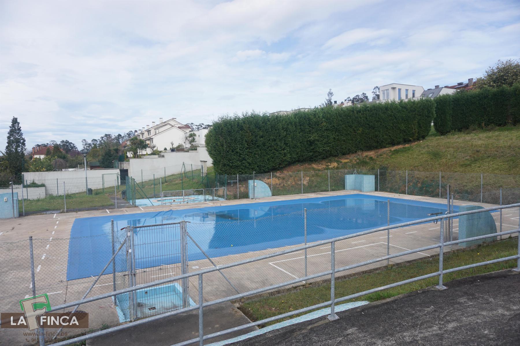 For sale of chalet in Llanera