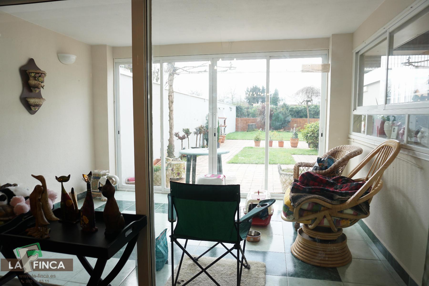 For sale of chalet in Llanera