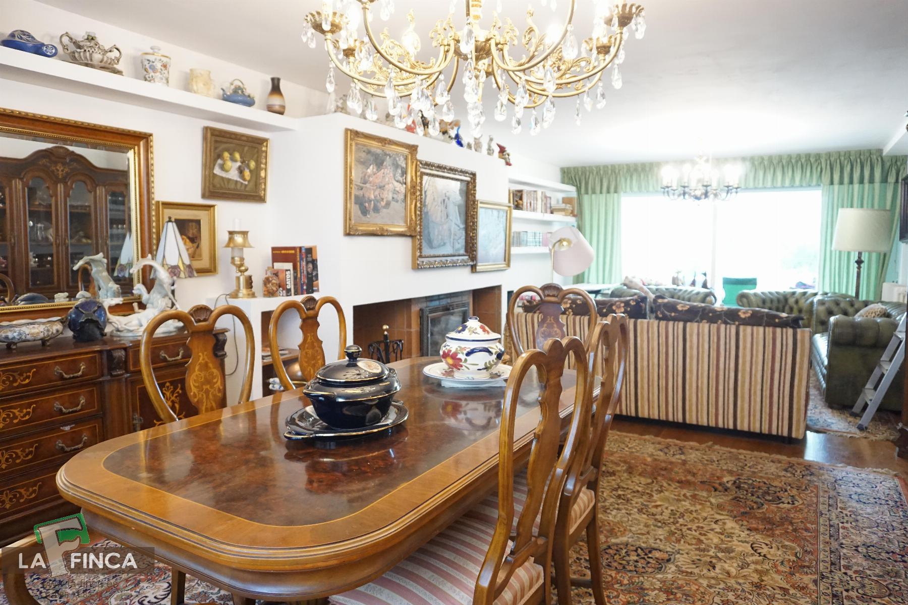 For sale of chalet in Llanera