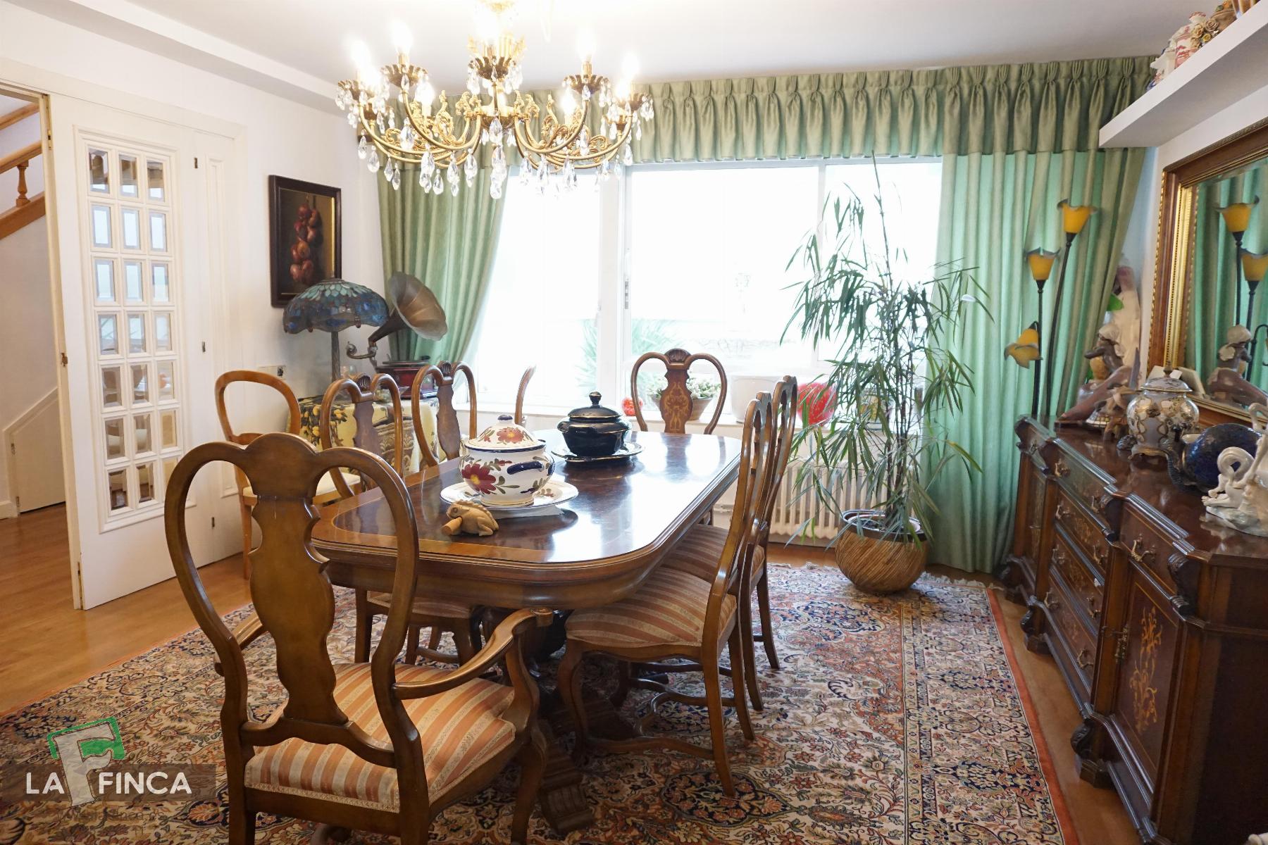 For sale of chalet in Llanera