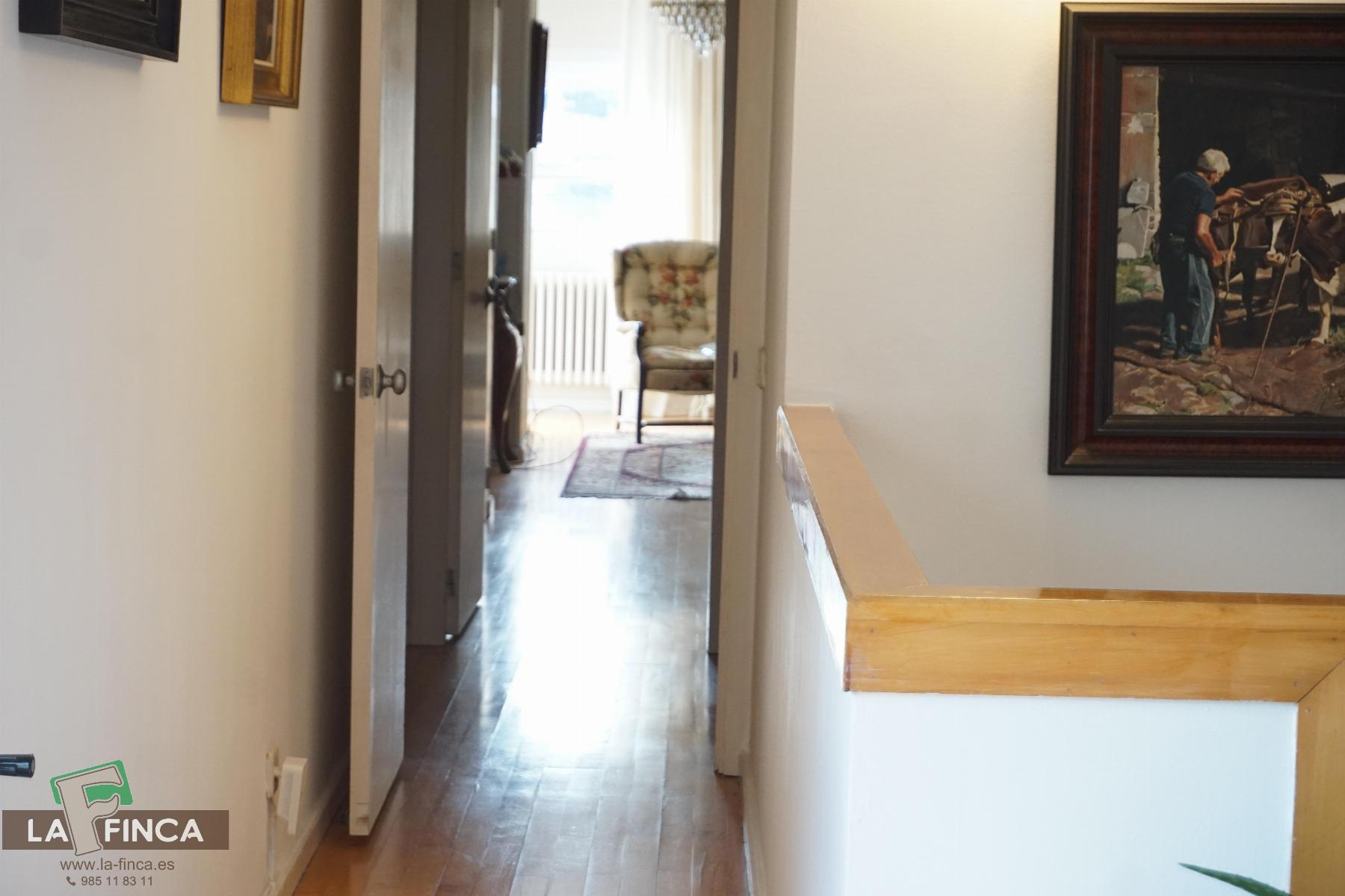 For sale of chalet in Llanera