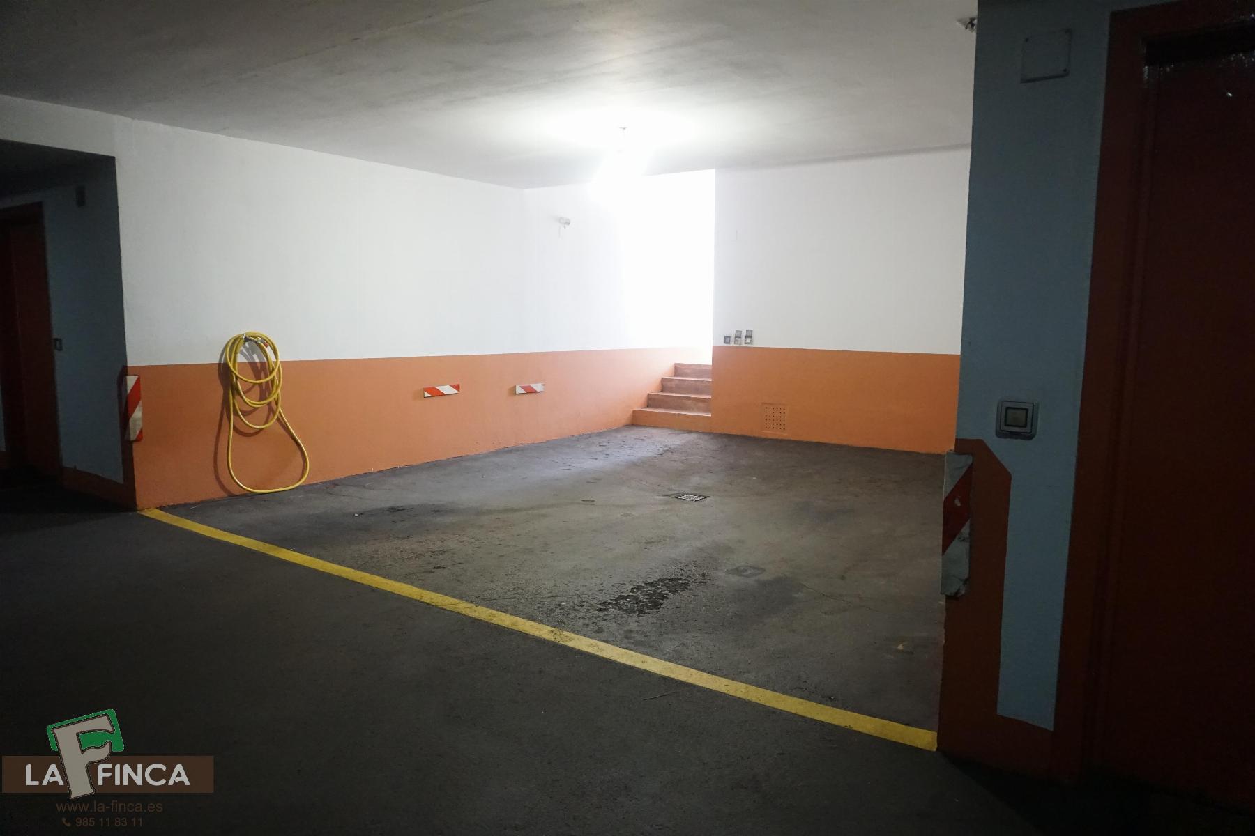 For sale of chalet in Llanera