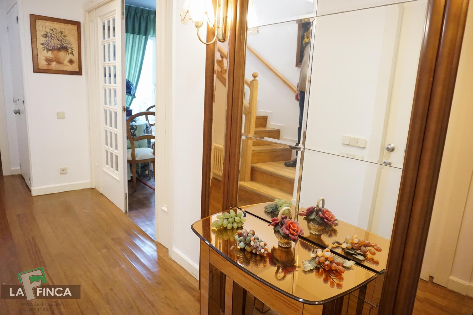For sale of chalet in Llanera