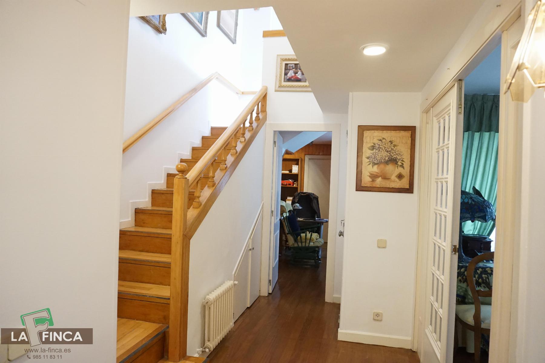 For sale of chalet in Llanera