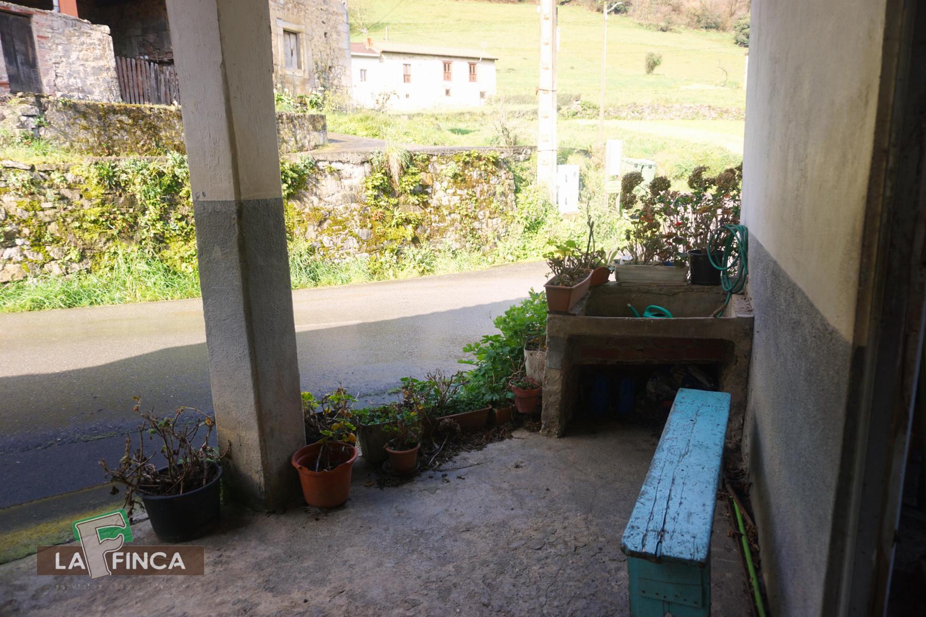 Venta de casa en Belmonte de Miranda