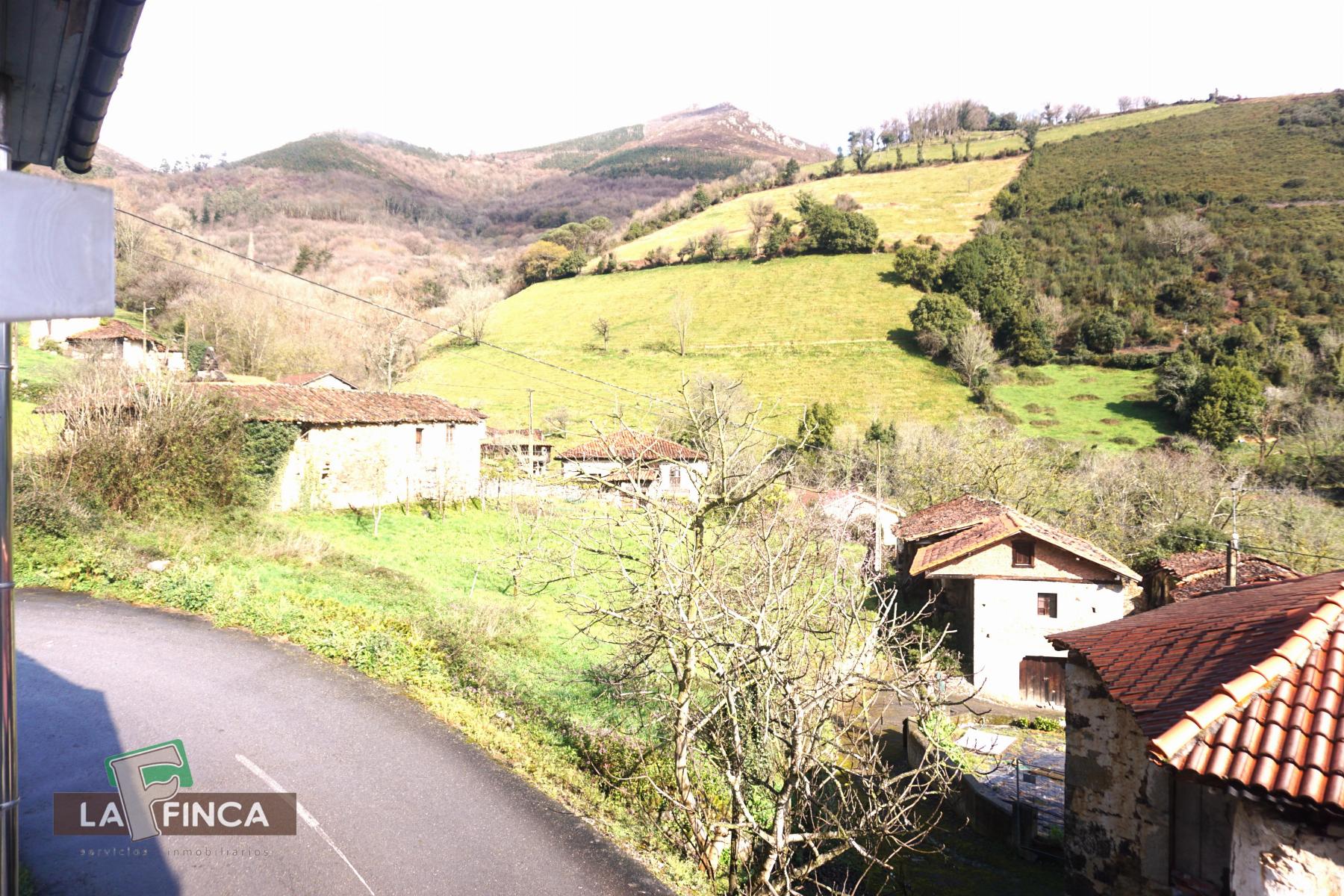 Venta de casa en Belmonte de Miranda