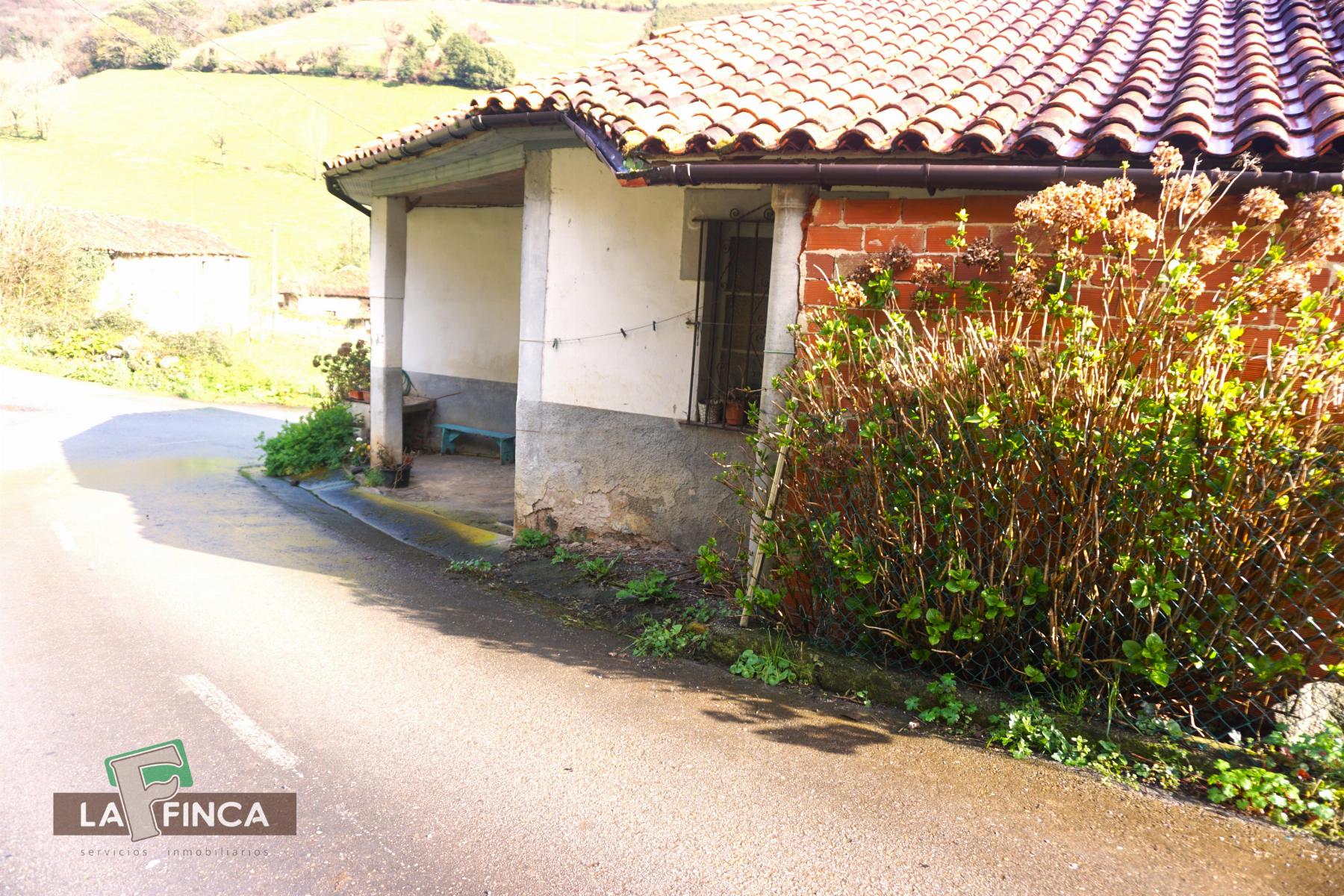 Venta de casa en Belmonte de Miranda