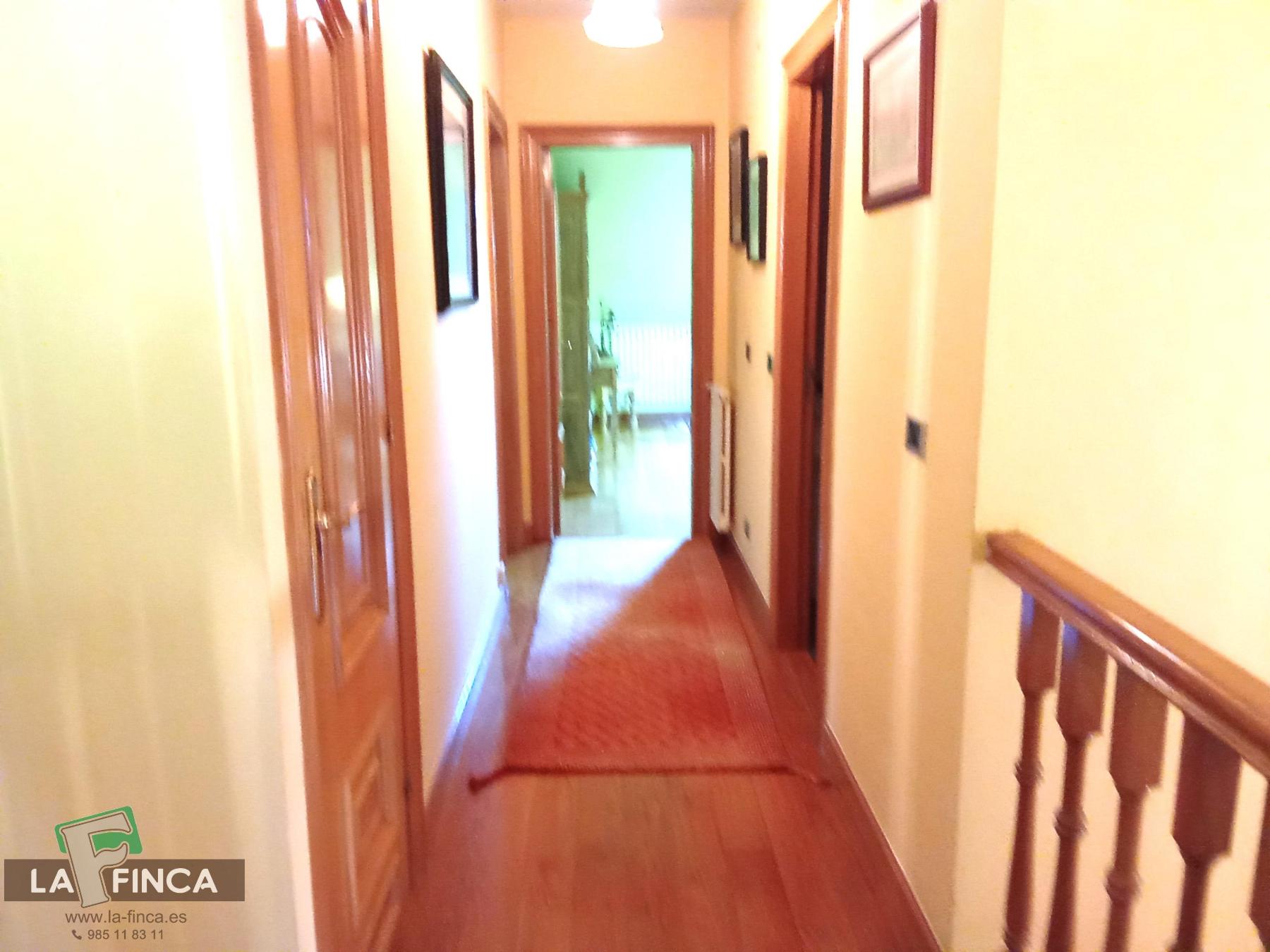 For sale of duplex in Oviedo