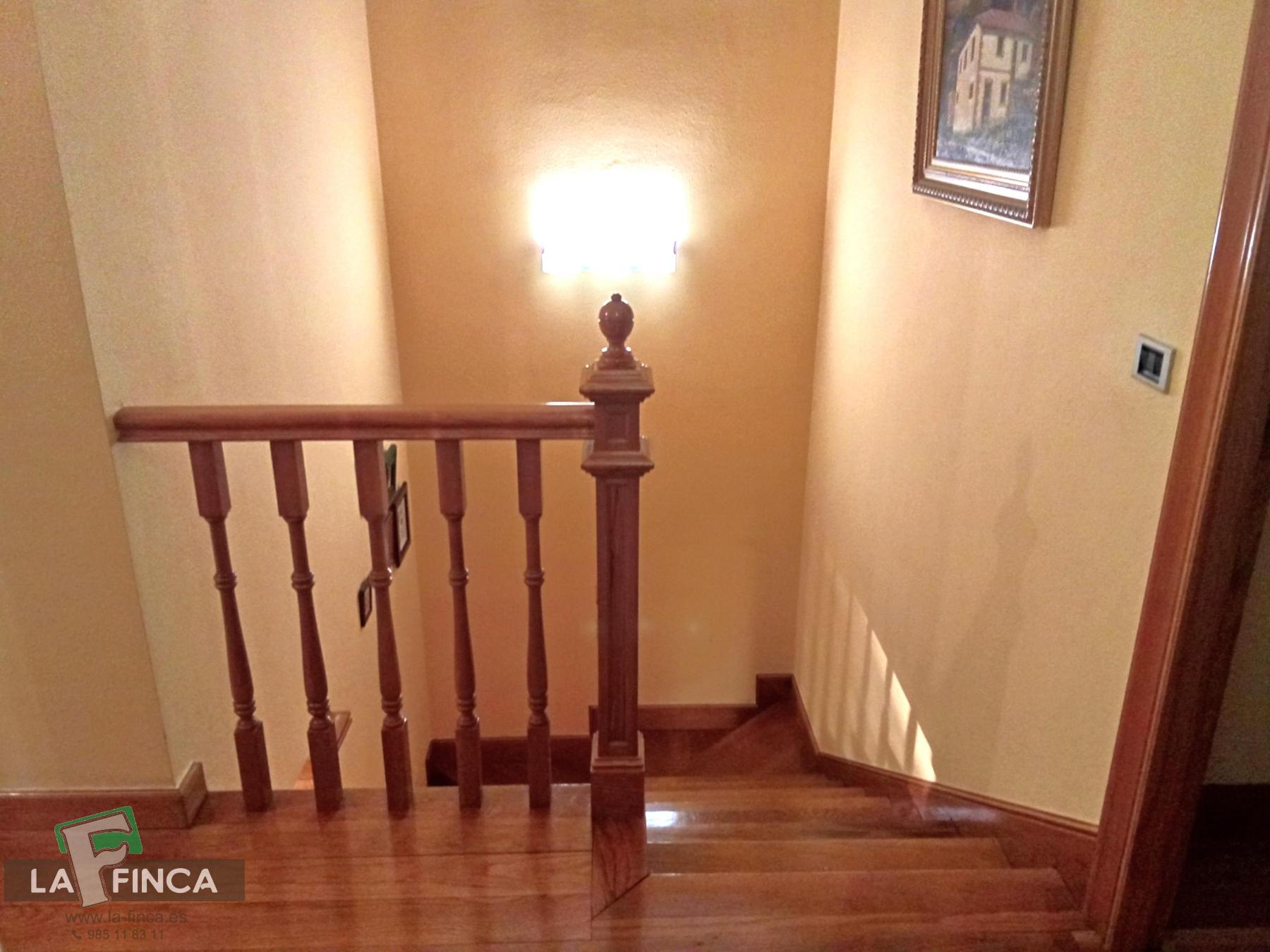 For sale of duplex in Oviedo