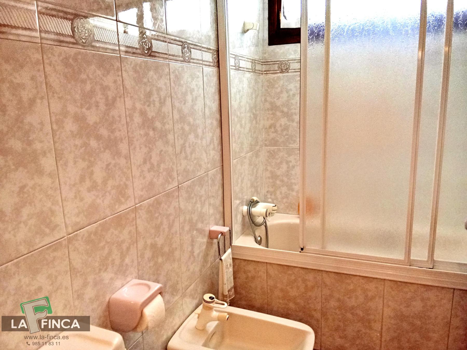 For sale of duplex in Oviedo