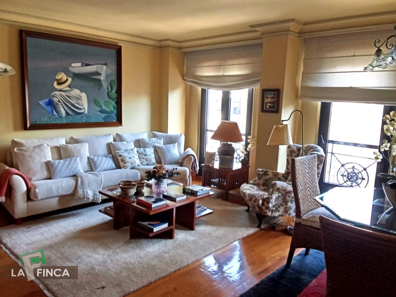 For sale of duplex in Oviedo