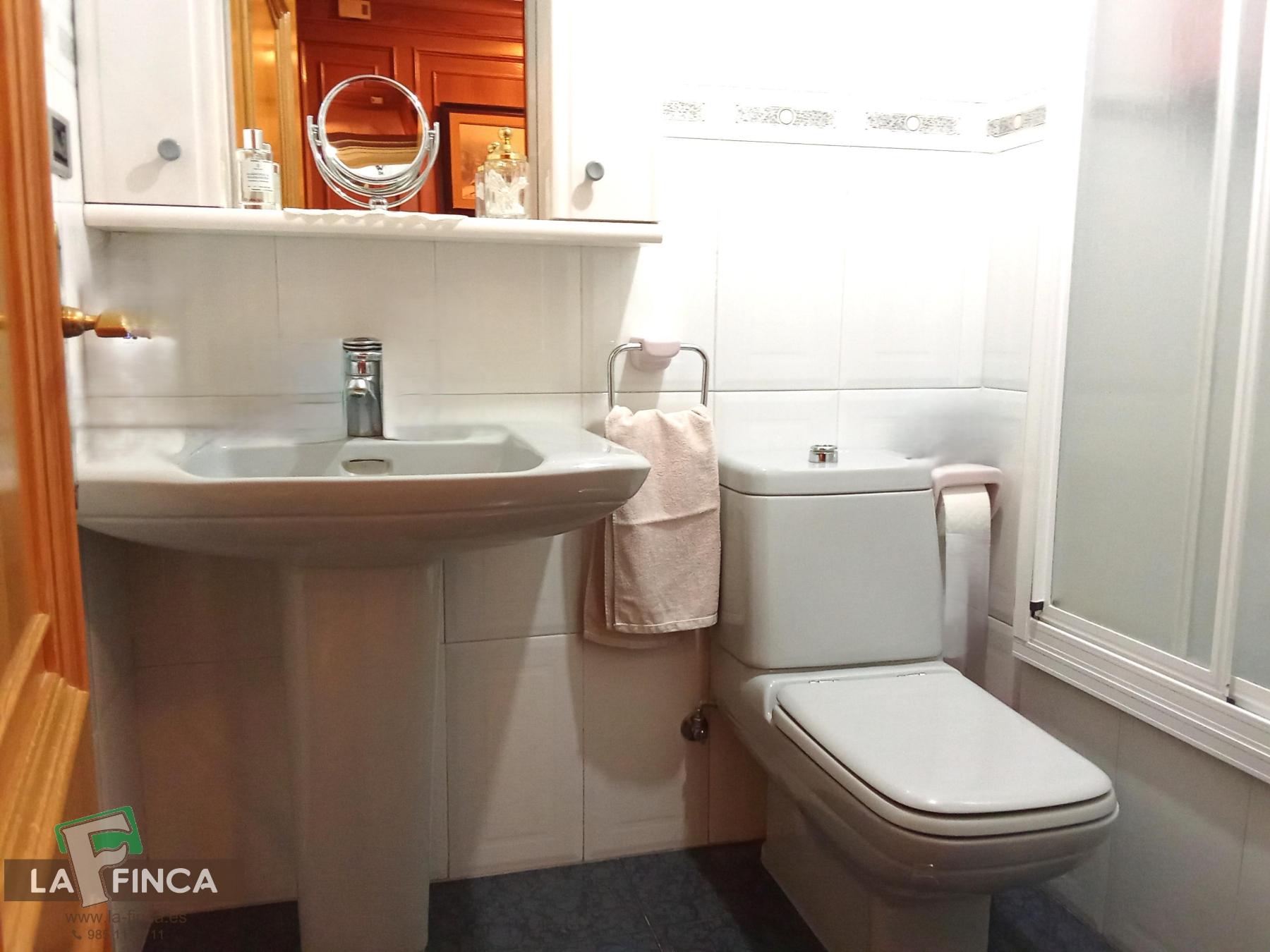 For sale of duplex in Oviedo