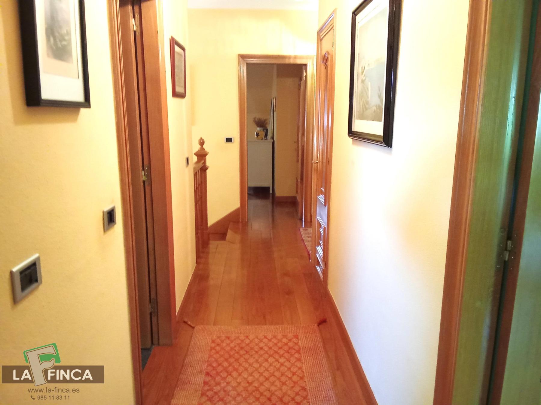 For sale of duplex in Oviedo