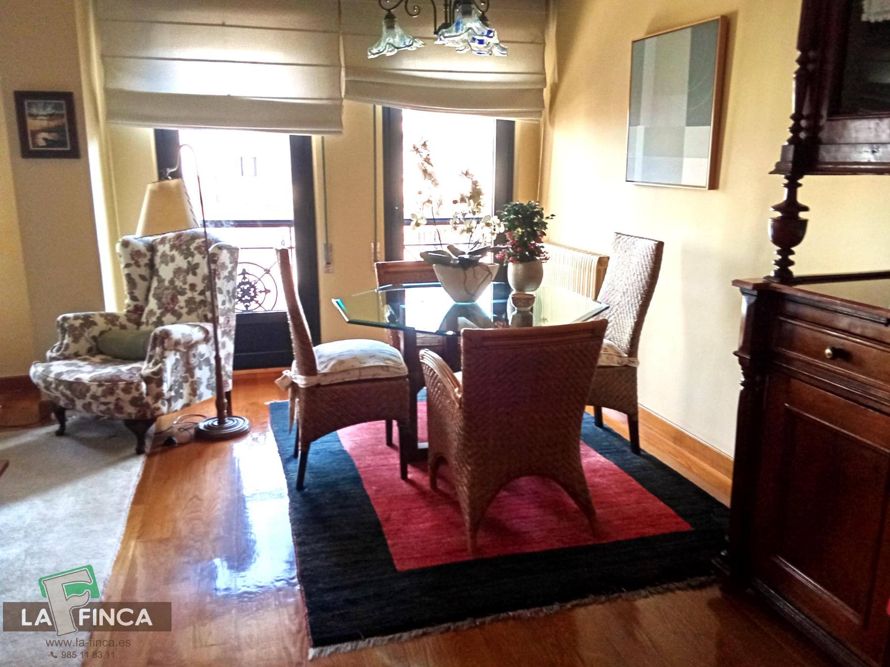 For sale of duplex in Oviedo