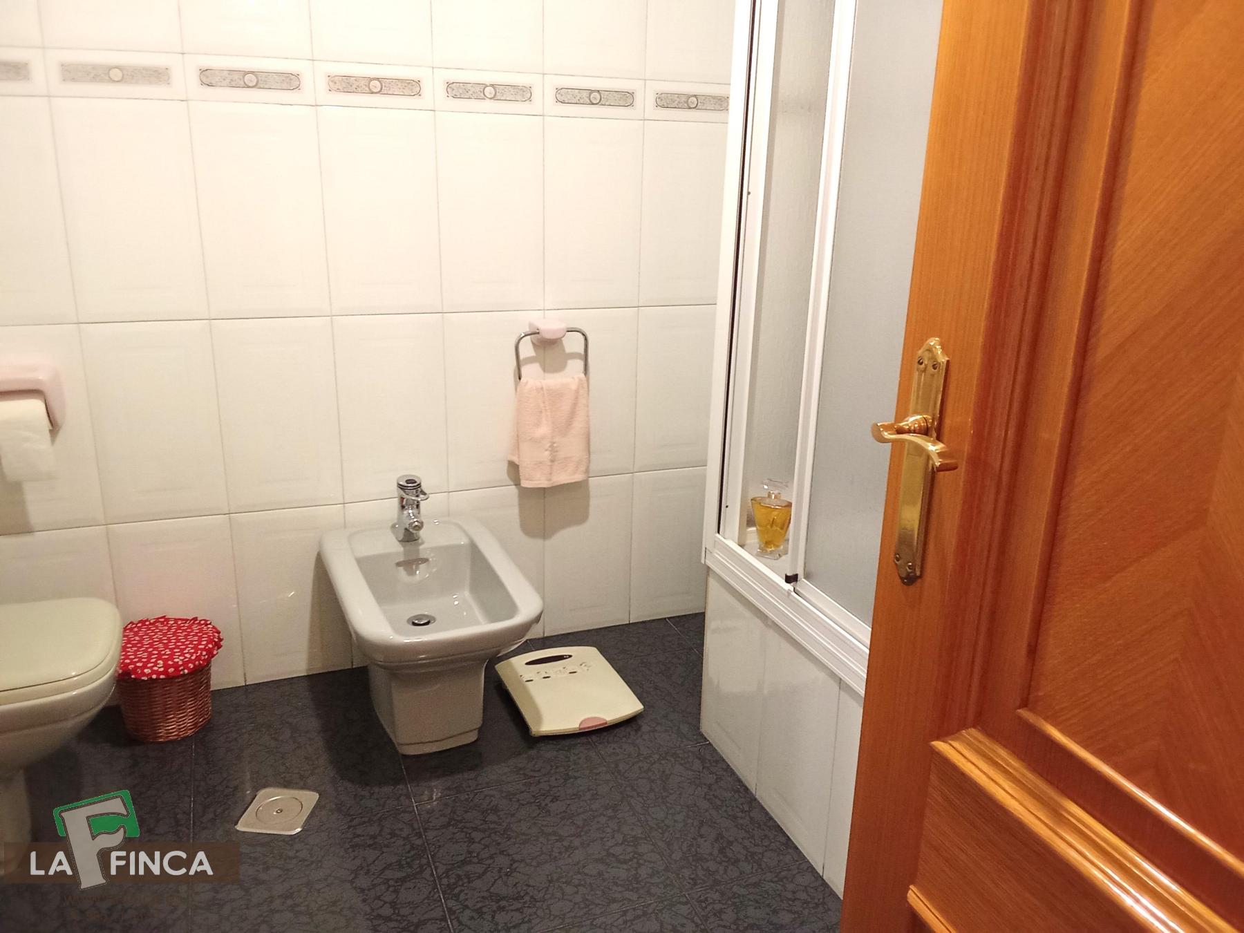 For sale of duplex in Oviedo